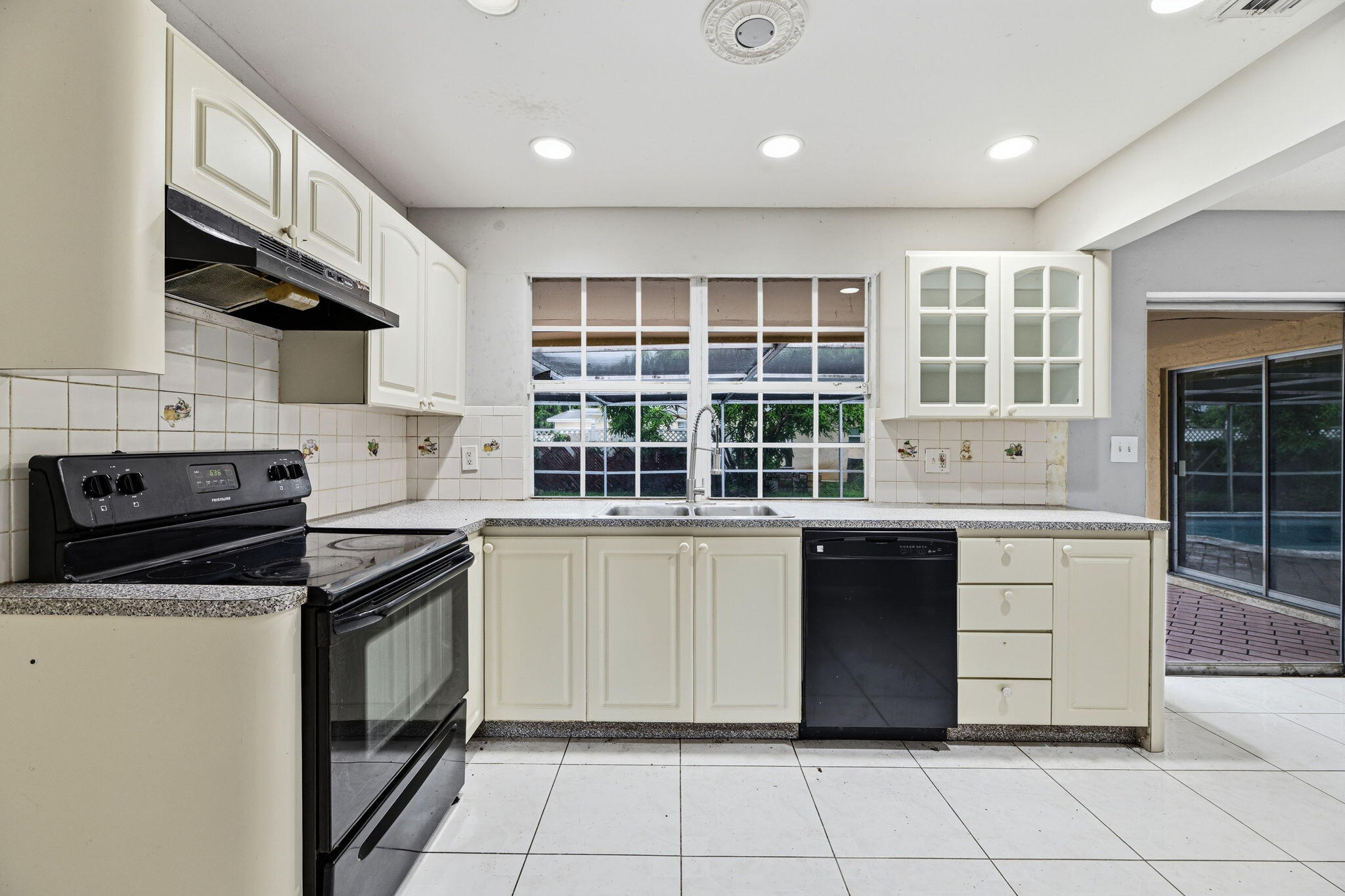 2700 NW 36th, Lauderdale Lakes FL 33311
