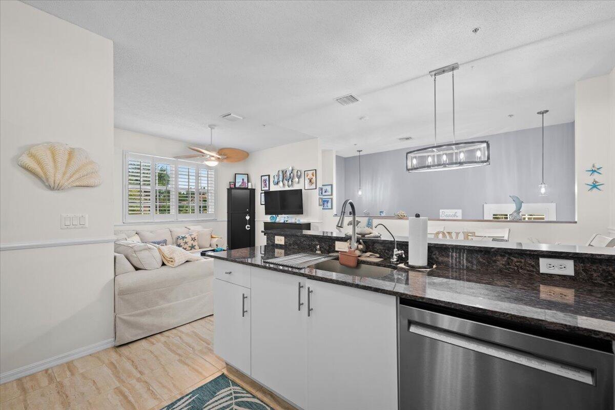 113 LIGHTHOUSE #C, Tequesta FL 33469