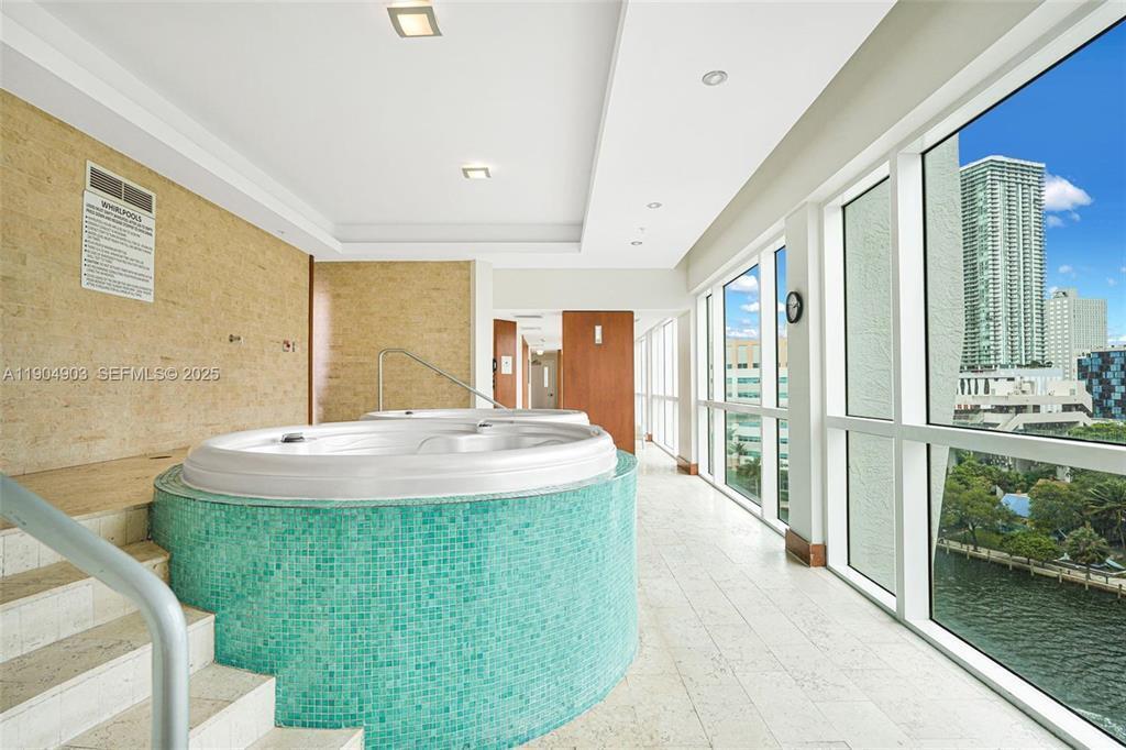 41 SE 5th ##417, Miami FL 33131