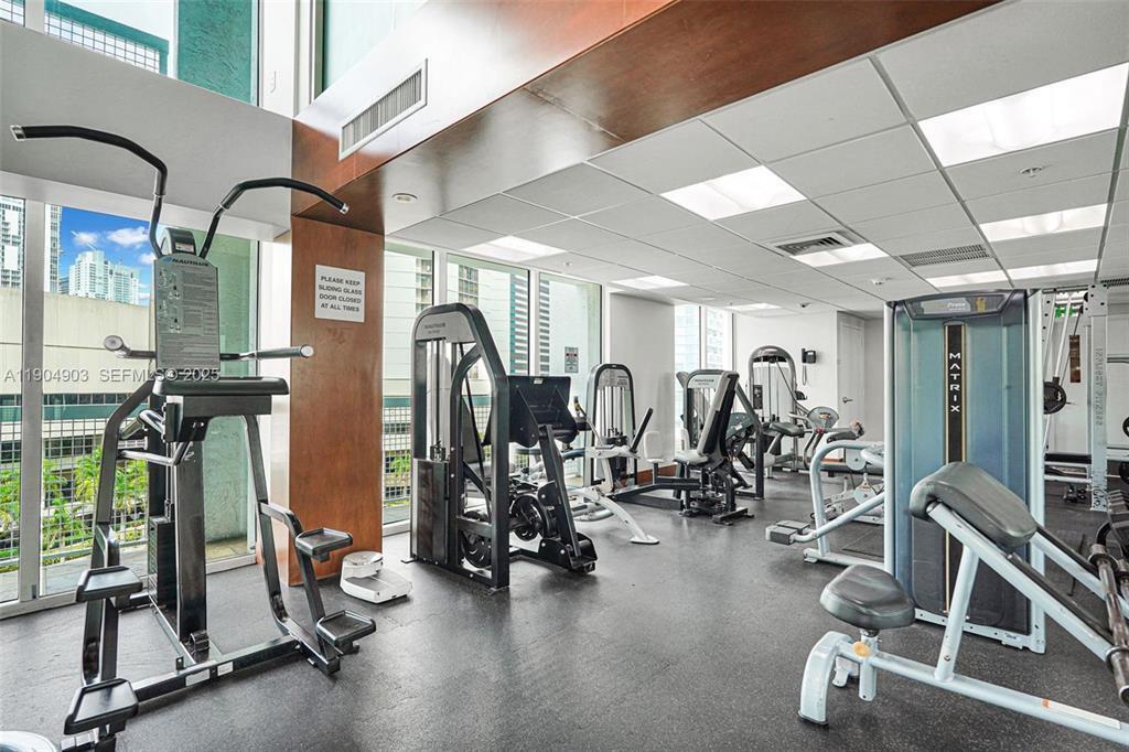 41 SE 5th ##417, Miami FL 33131