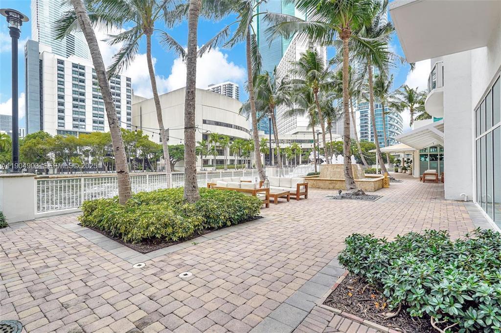 41 SE 5th ##417, Miami FL 33131