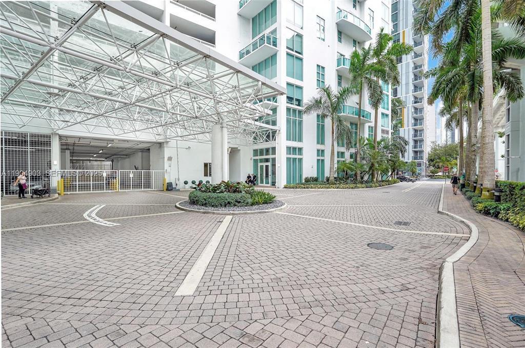 41 SE 5th ##417, Miami FL 33131