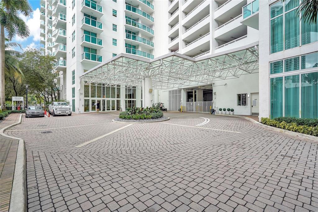 41 SE 5th ##417, Miami FL 33131