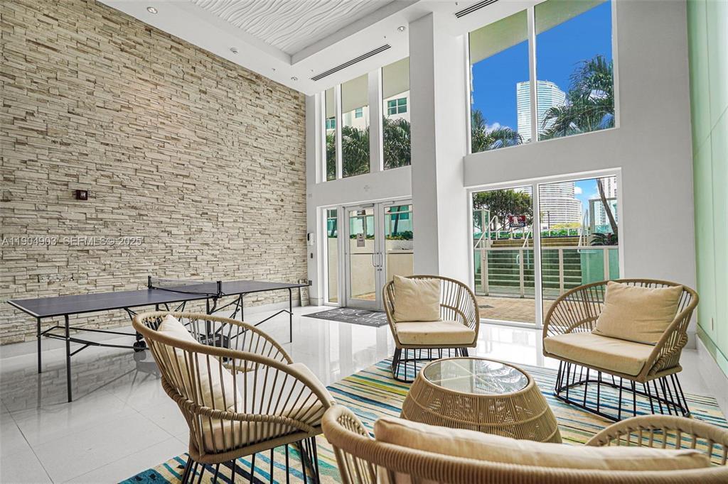 41 SE 5th ##417, Miami FL 33131