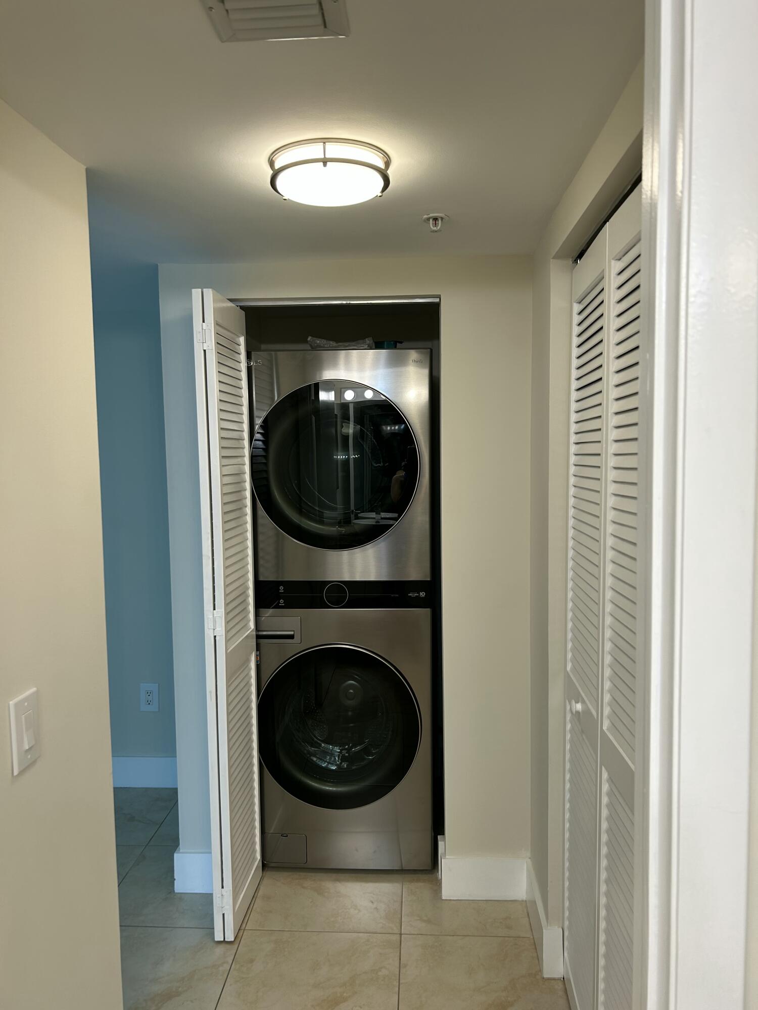 41 SE 5th ##417, Miami FL 33131