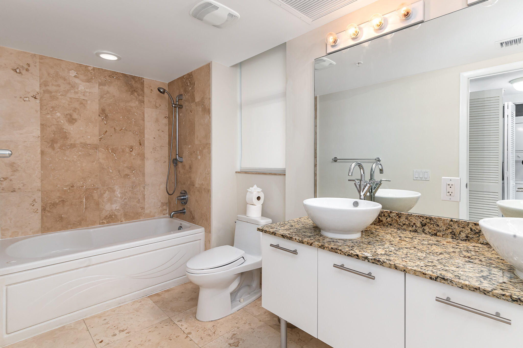 41 SE 5th ##417, Miami FL 33131
