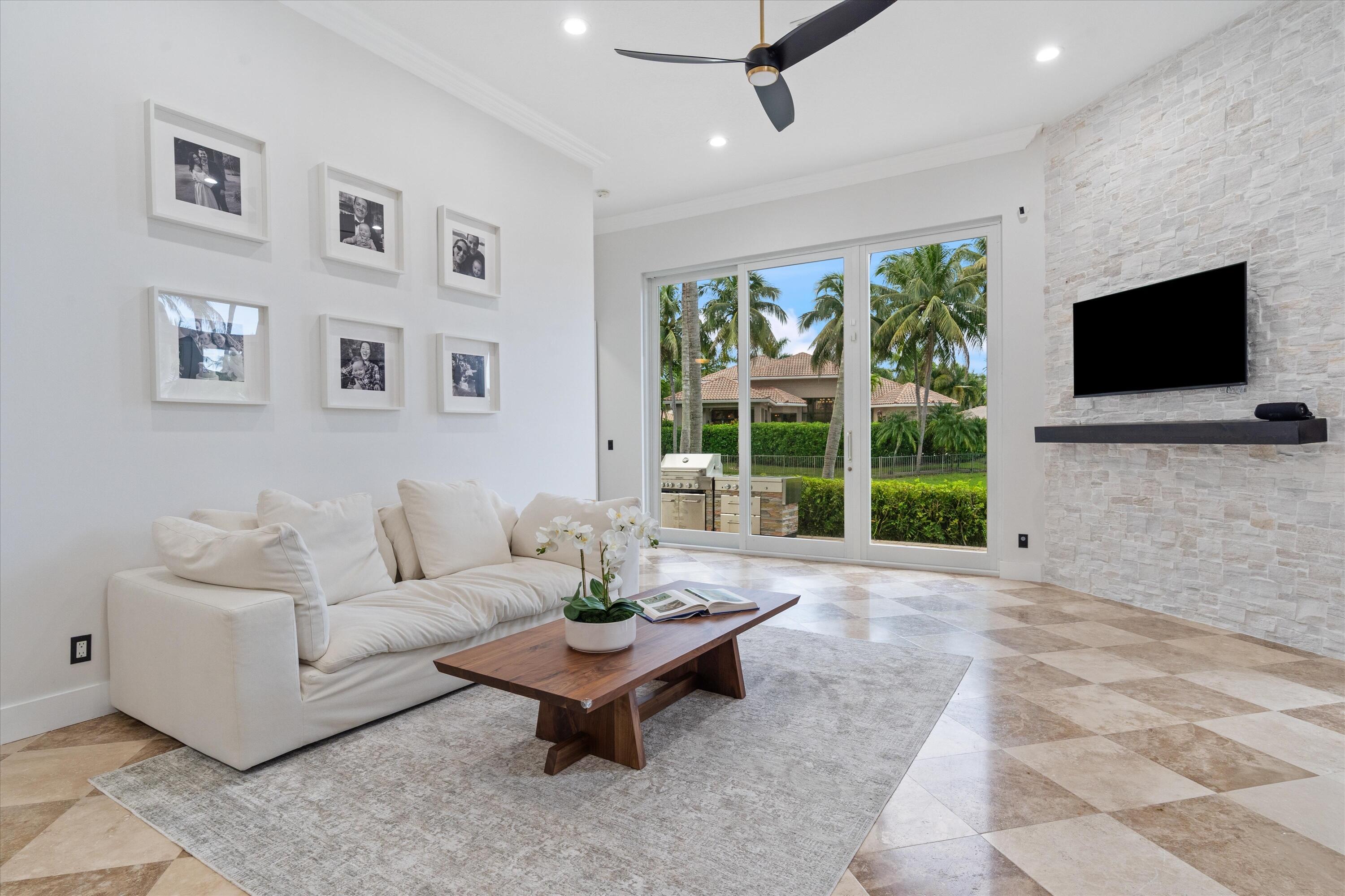 10821 Blue Palm, Plantation FL 33324
