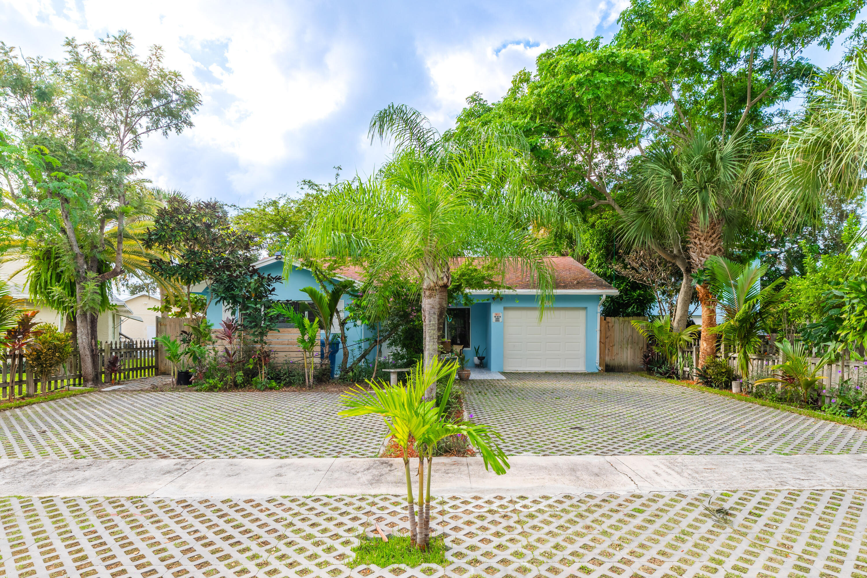 545 S LAKE, Lantana FL 33462