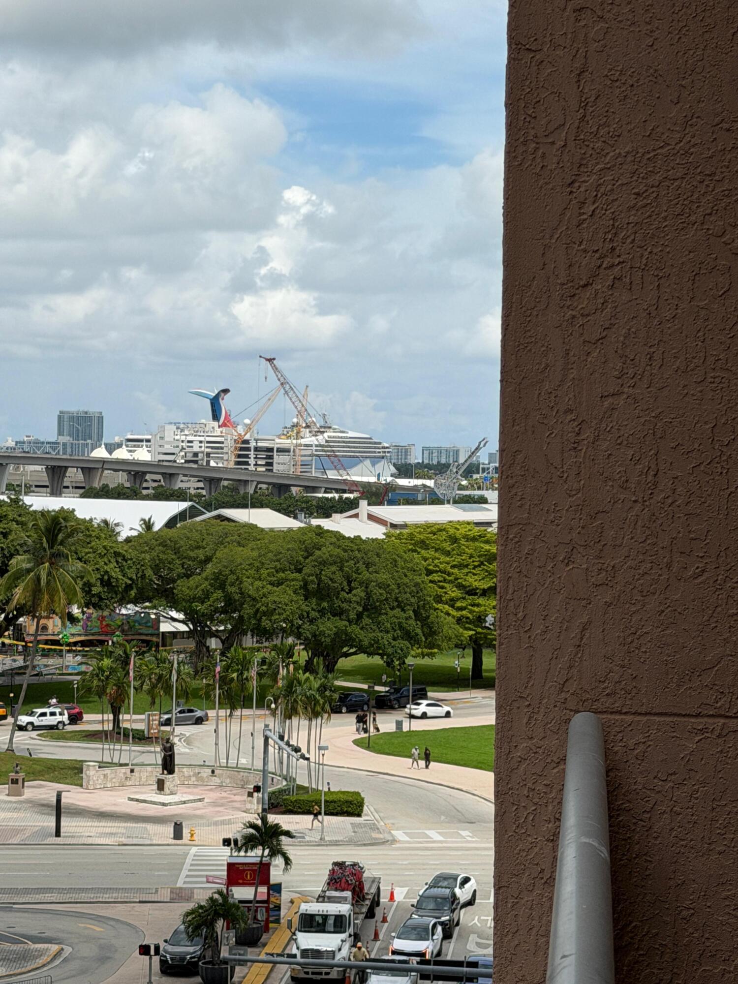 244 BISCAYNE #645, Miami FL 33132