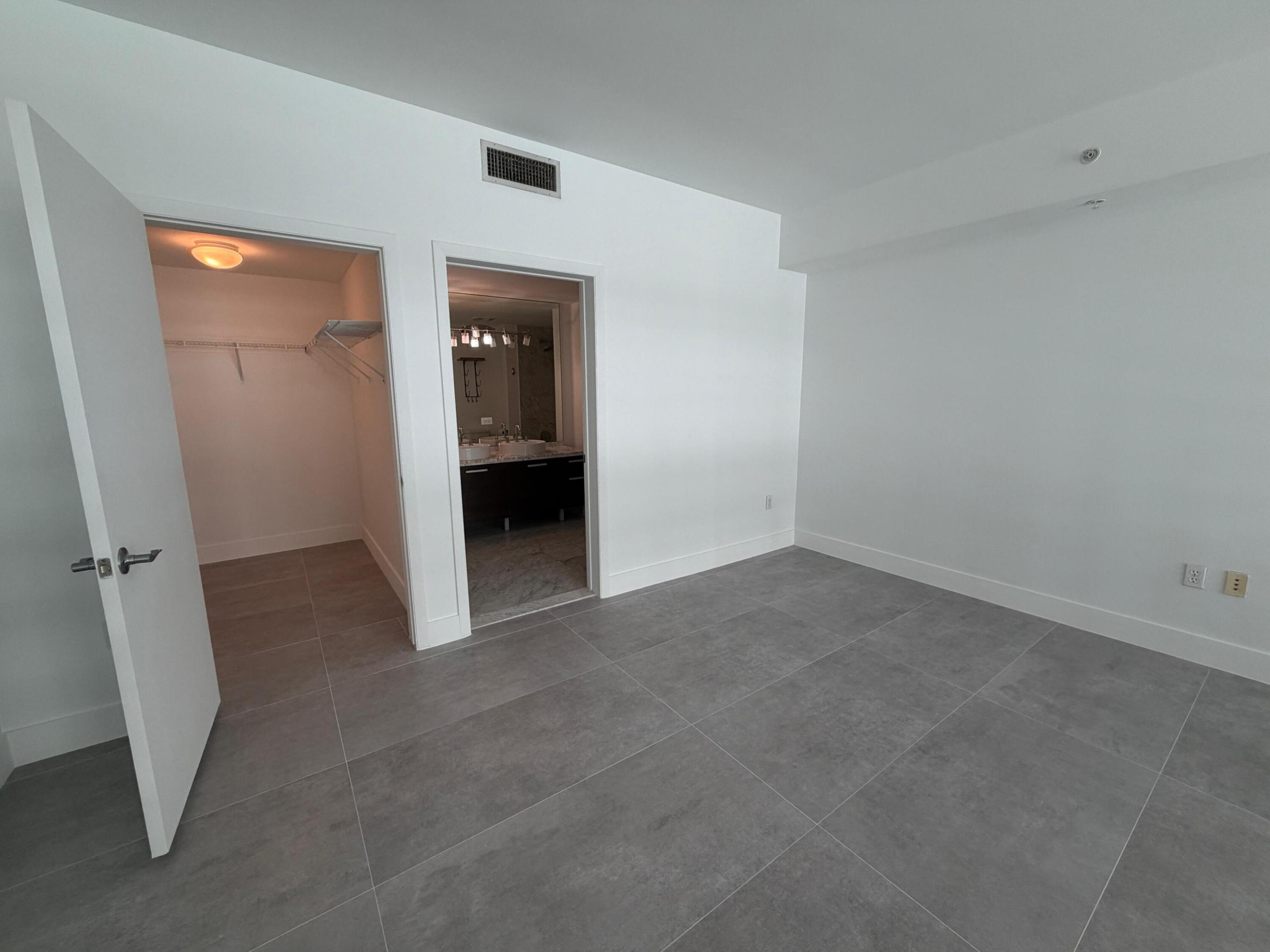 244 BISCAYNE #645, Miami FL 33132