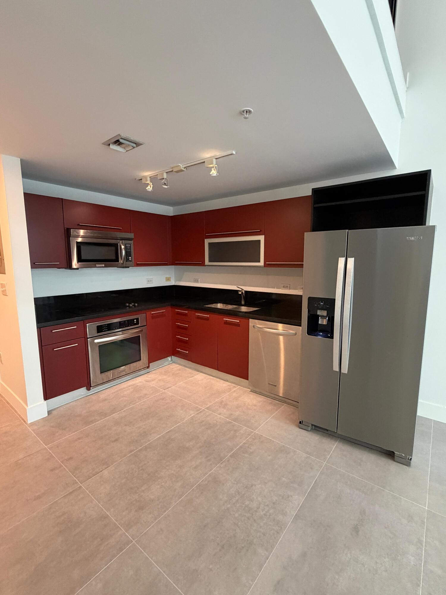 244 BISCAYNE #645, Miami FL 33132
