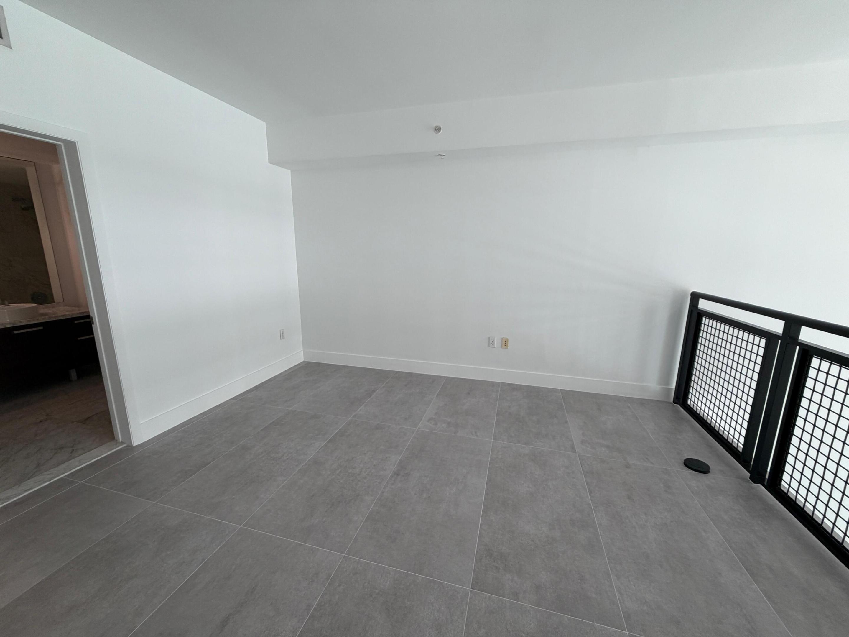 244 BISCAYNE #645, Miami FL 33132