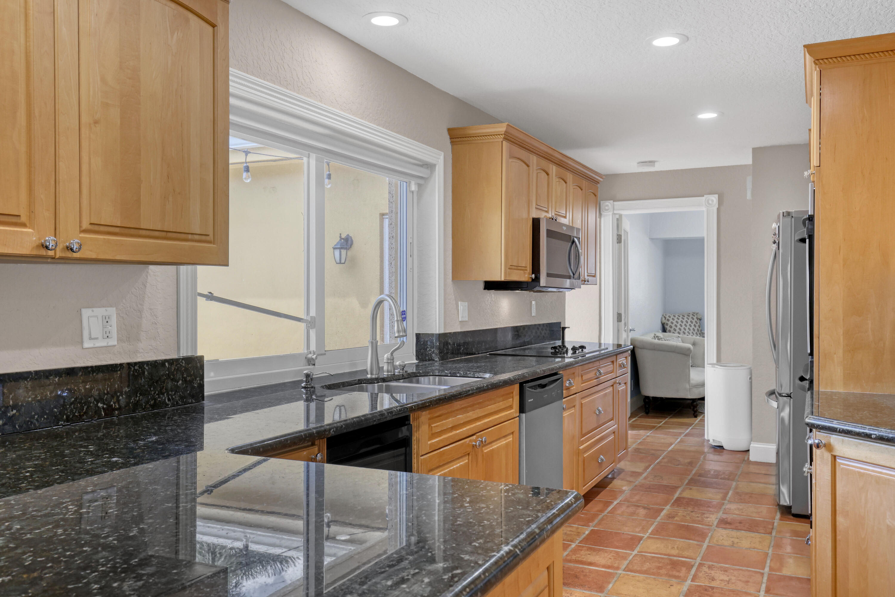 2100 NE 30th, Lighthouse Point FL 33064