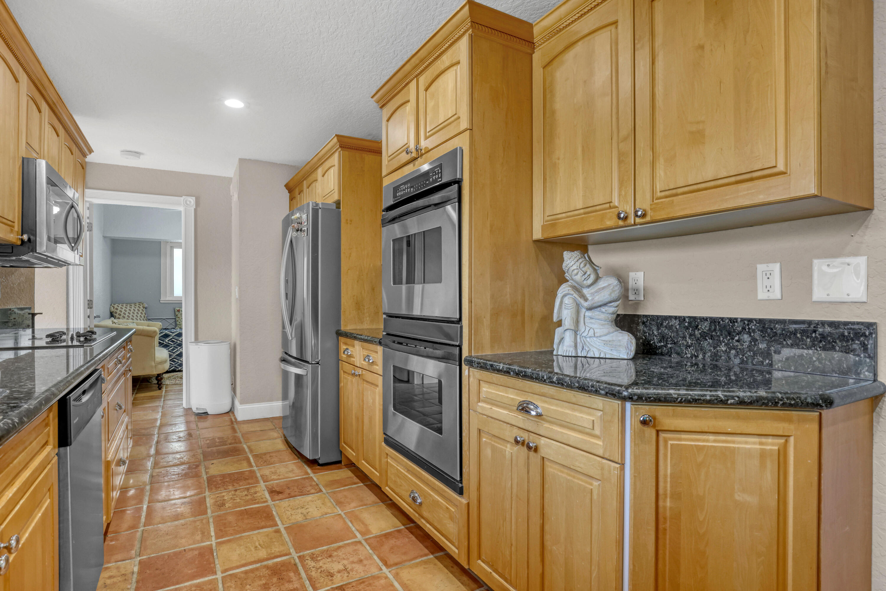 2100 NE 30th, Lighthouse Point FL 33064