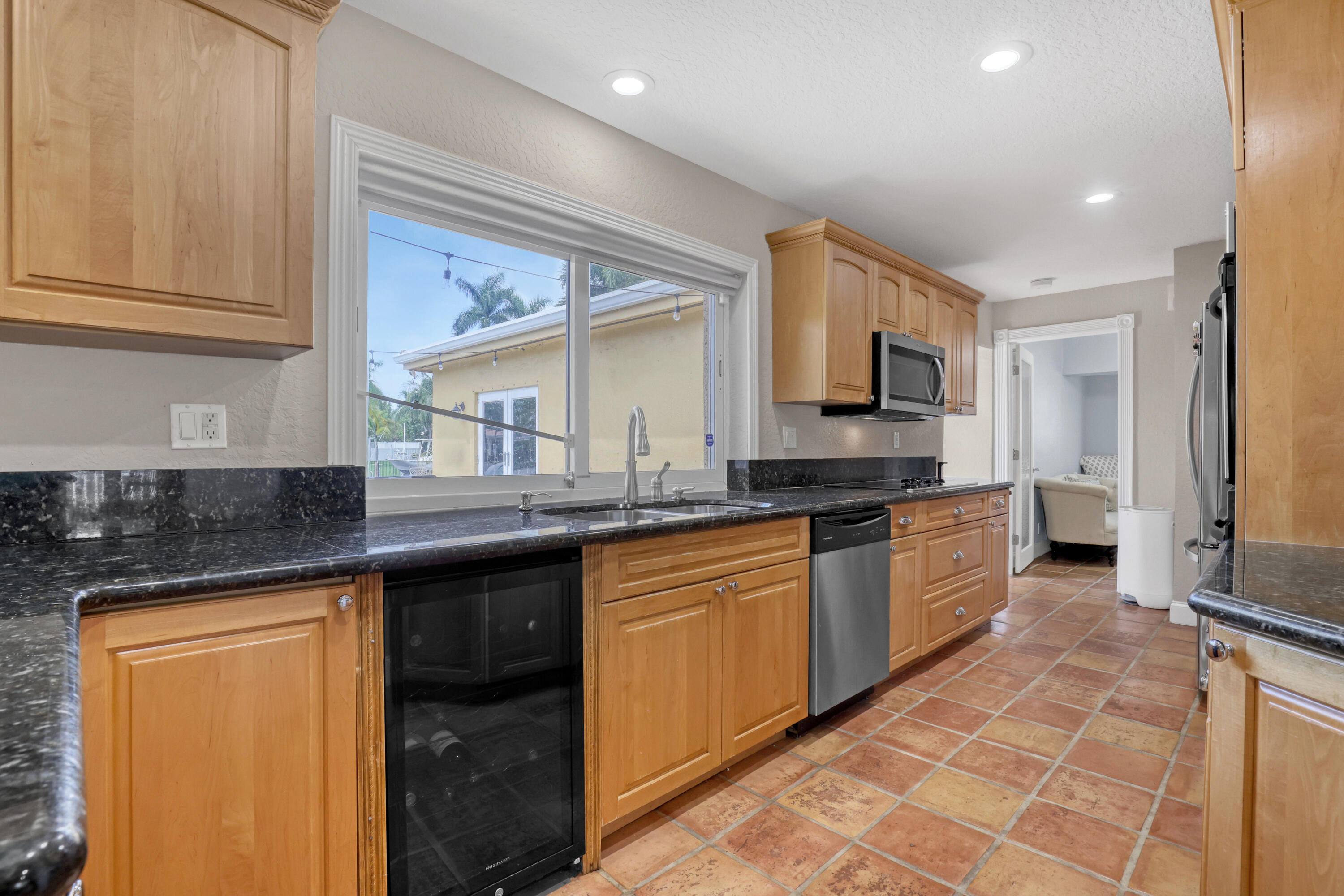2100 NE 30th, Lighthouse Point FL 33064
