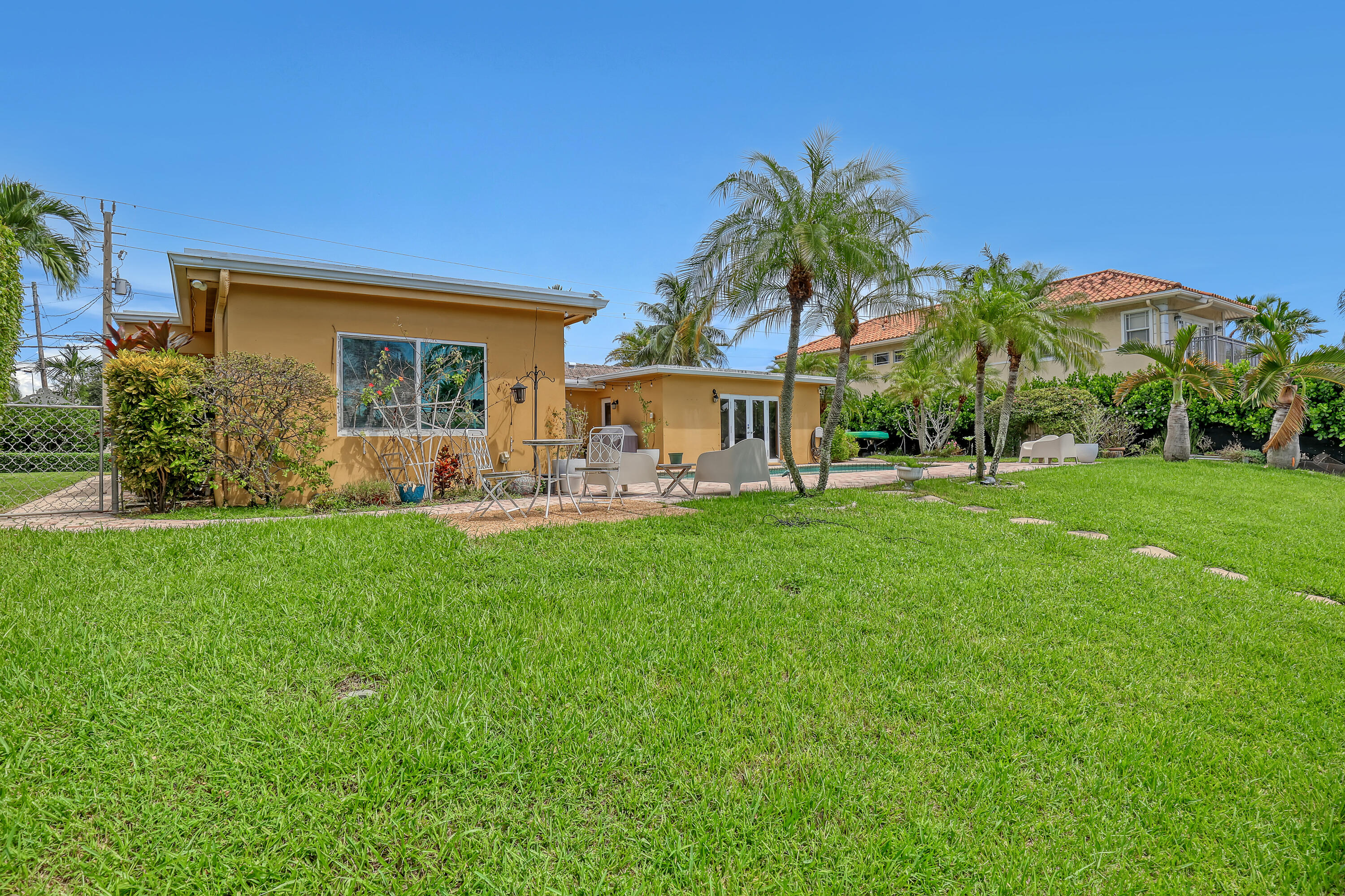 2100 NE 30th, Lighthouse Point FL 33064
