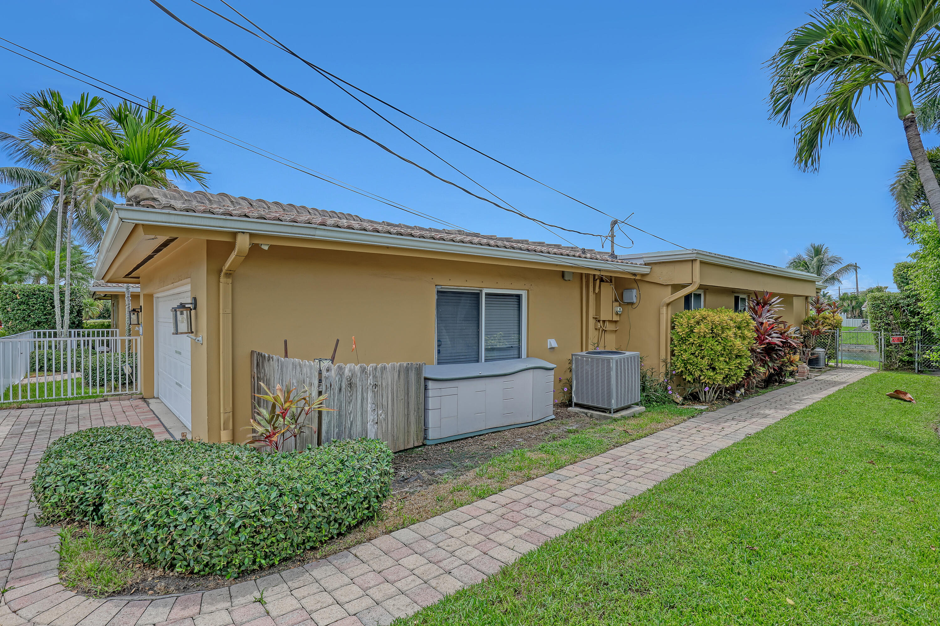 2100 NE 30th, Lighthouse Point FL 33064