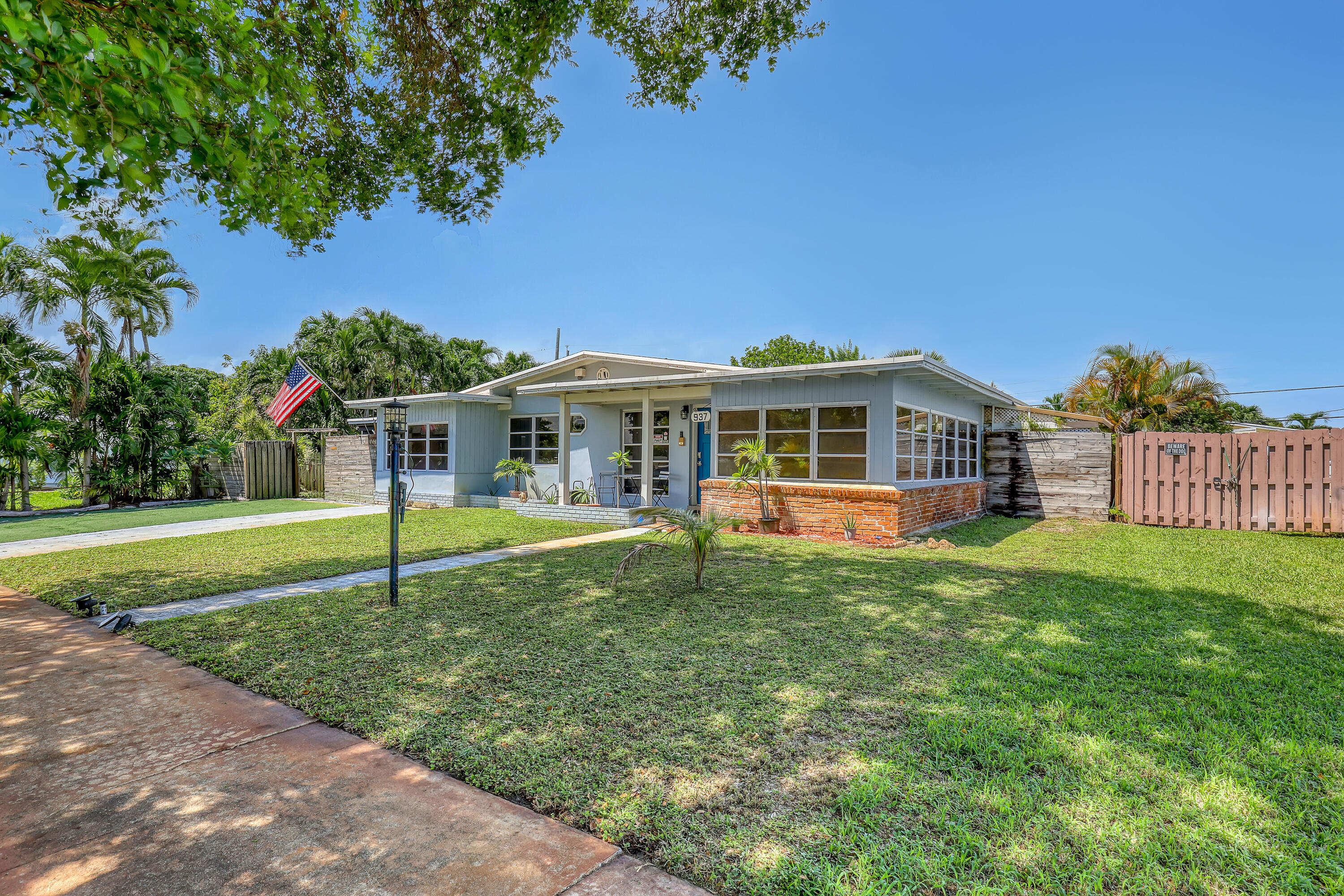 937 W DUVAL, Lantana FL 33462