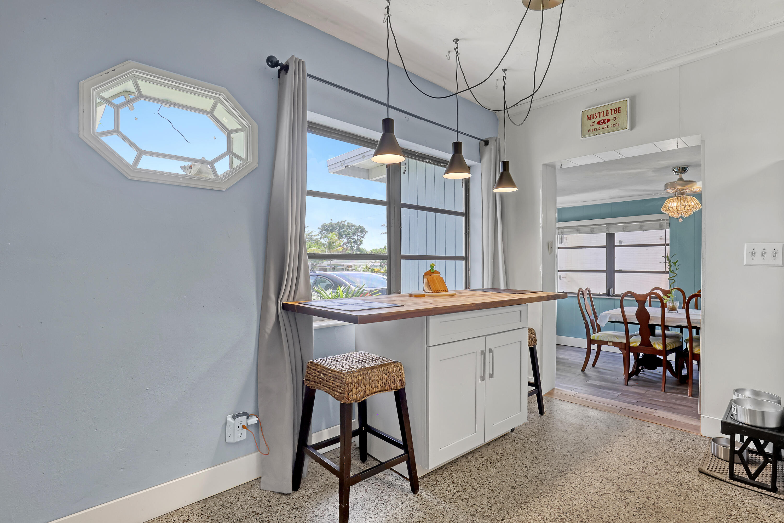 937 W DUVAL, Lantana FL 33462