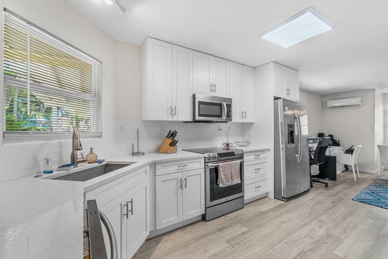124 MAYFIELD #W, Lantana FL 33462