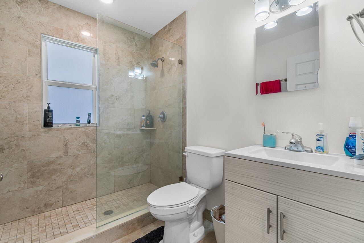 124 MAYFIELD #W, Lantana FL 33462