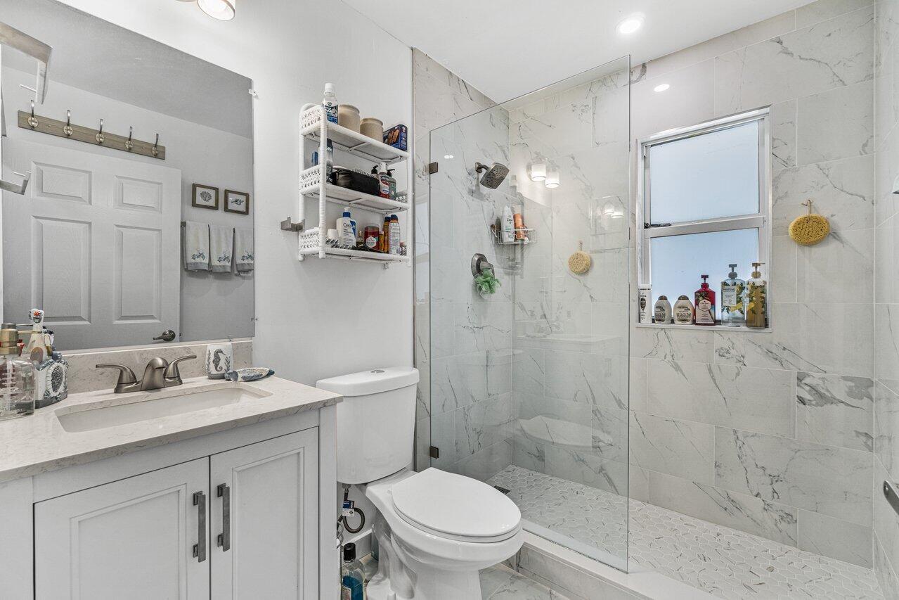 124 MAYFIELD #W, Lantana FL 33462