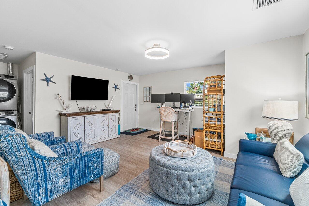 124 MAYFIELD #W, Lantana FL 33462