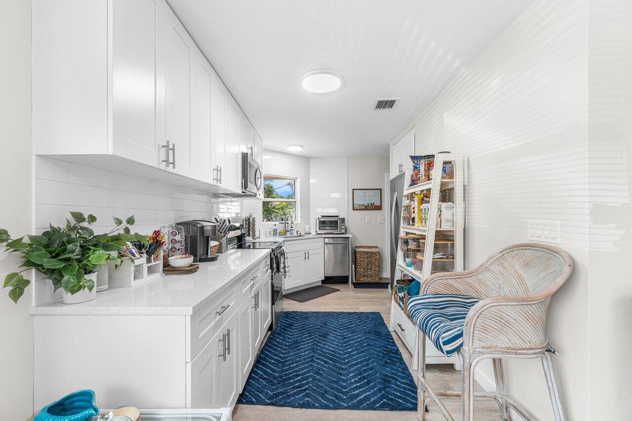 124 MAYFIELD #W, Lantana FL 33462