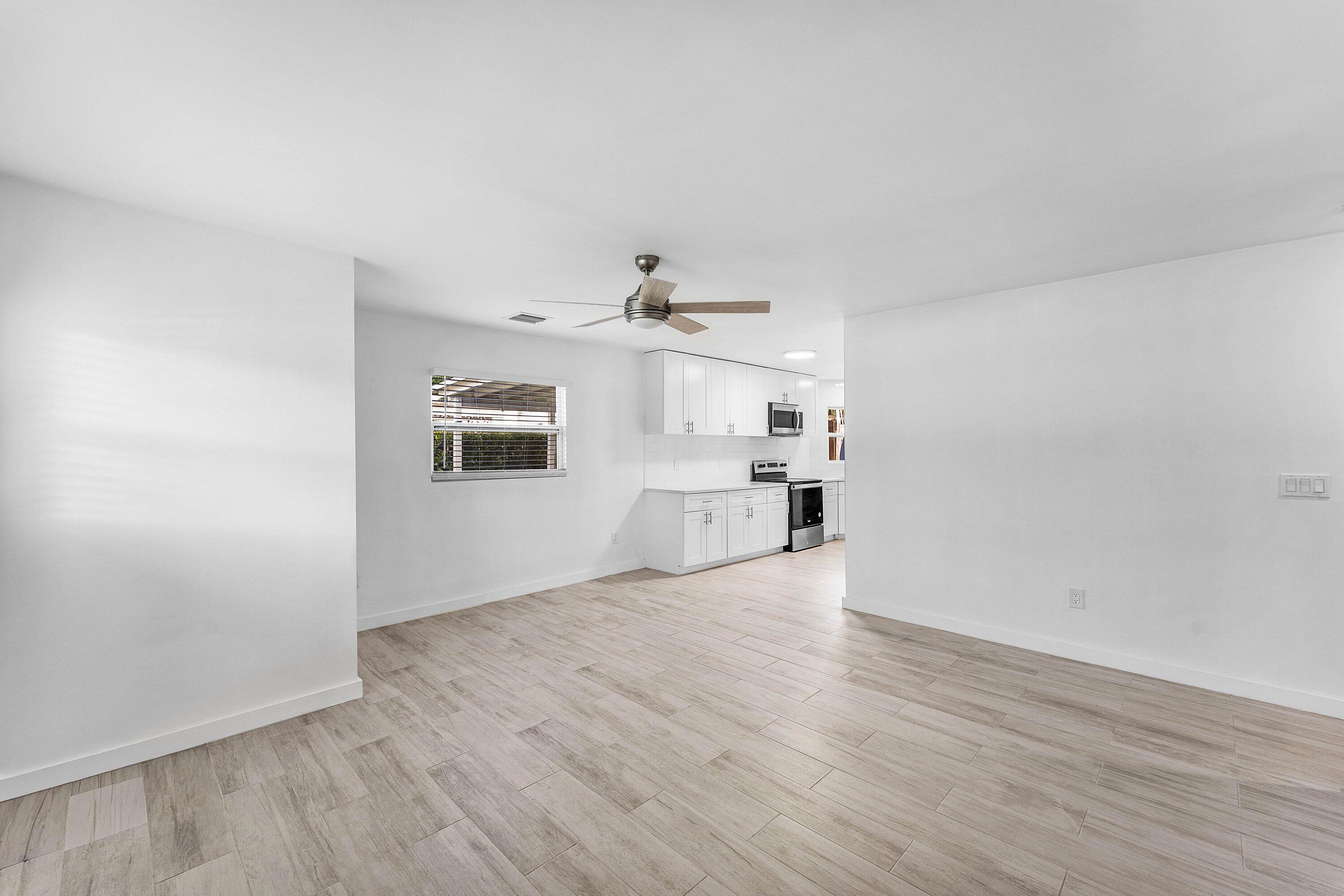 124 MAYFIELD #W, Lantana FL 33462