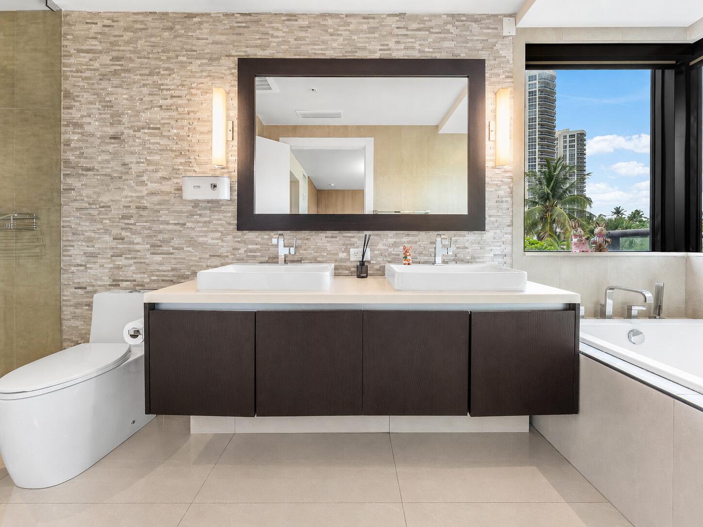 3040 N Ocean #N101, Fort Lauderdale FL 33308
