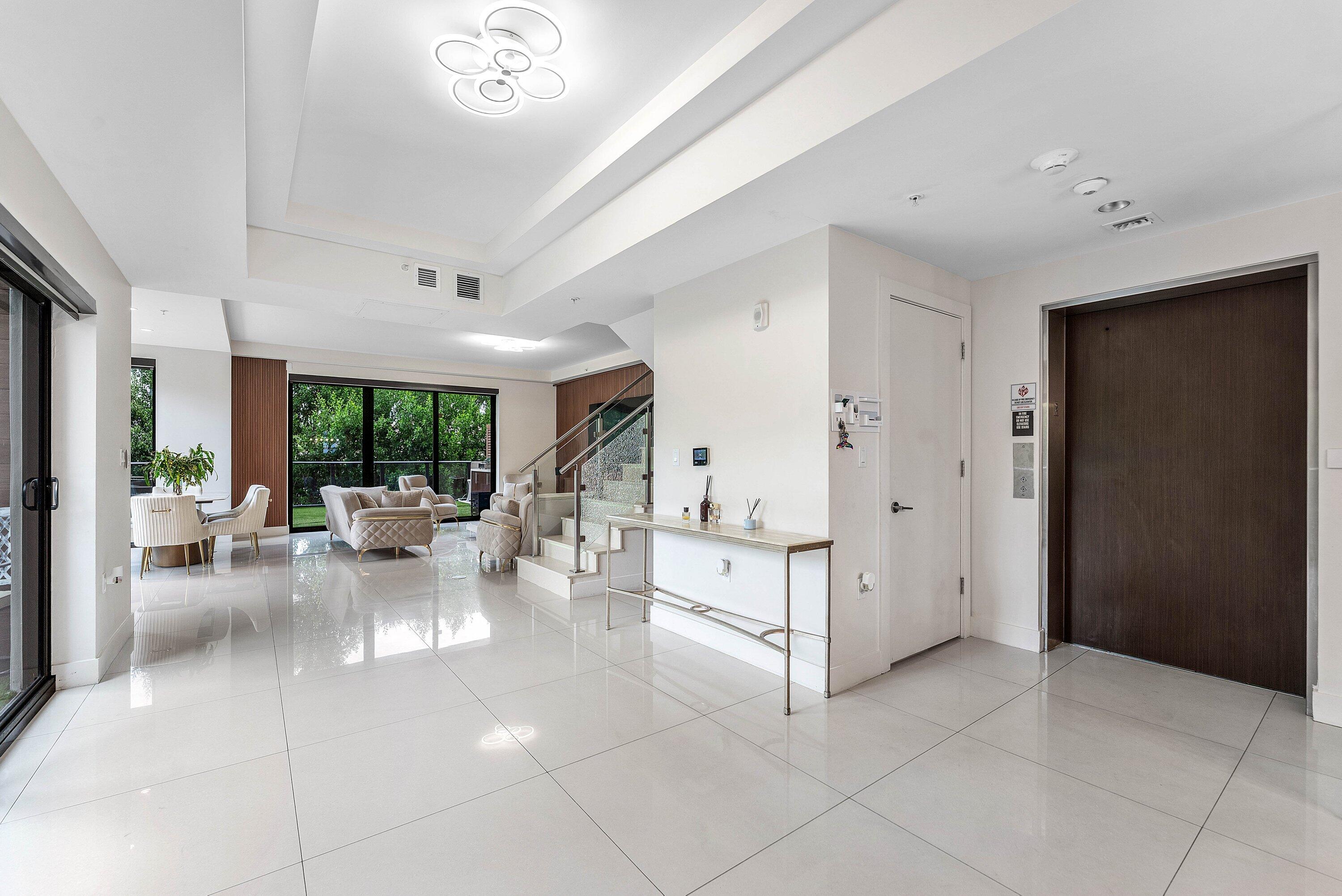 3040 N Ocean #N101, Fort Lauderdale FL 33308