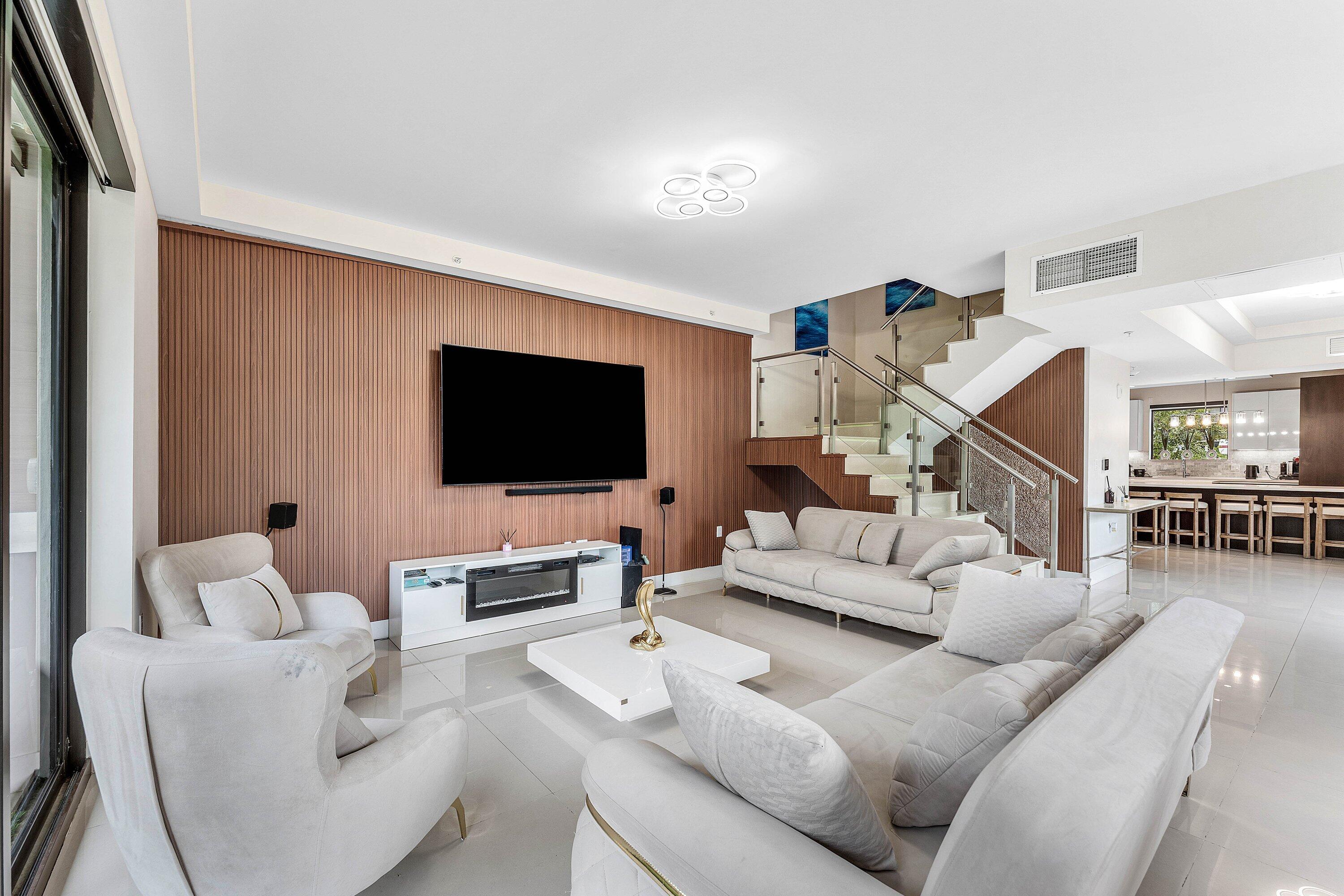 3040 N Ocean #N101, Fort Lauderdale FL 33308