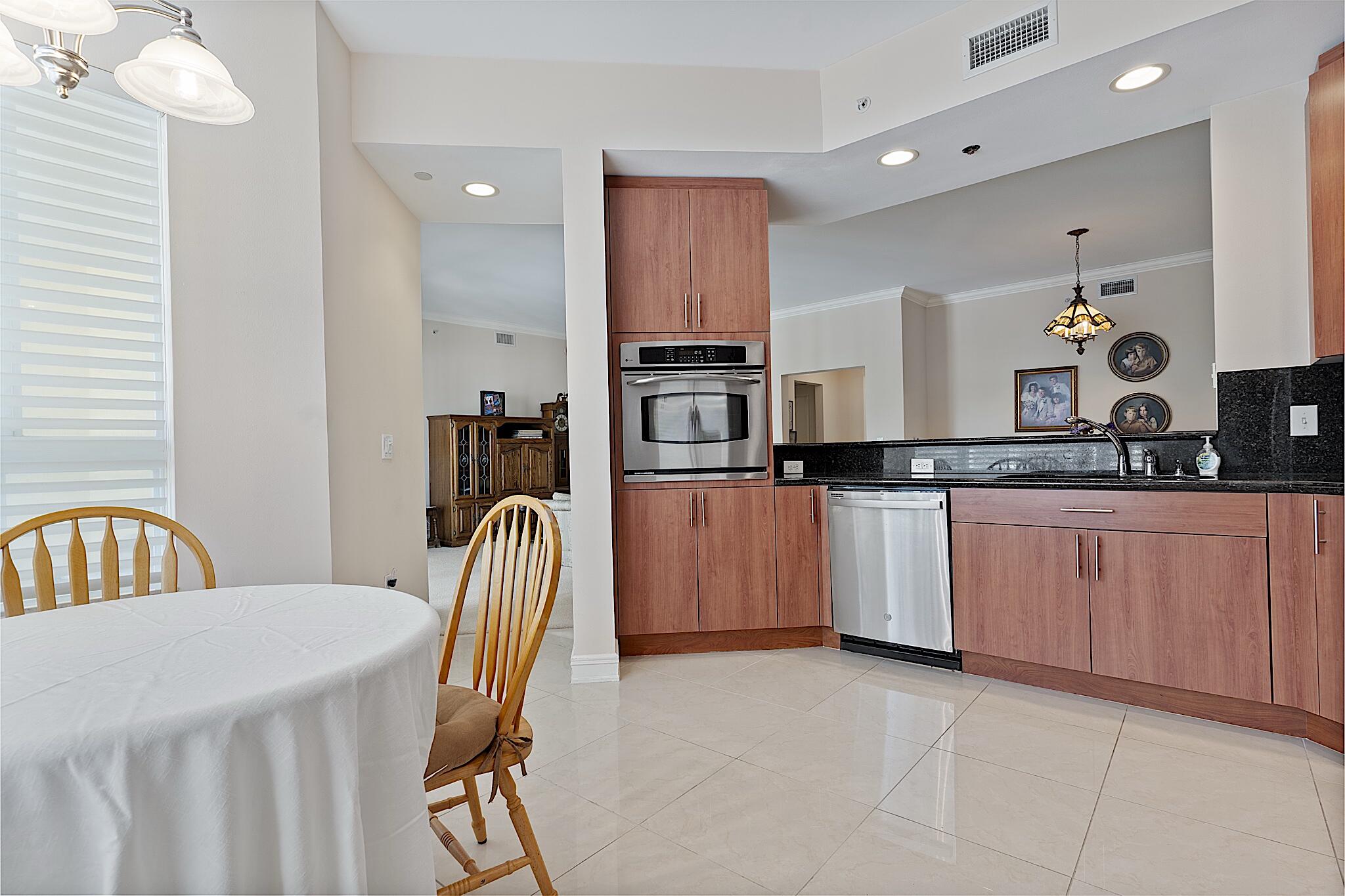 16100 EMERALD ESTATES #397, Weston FL 33331