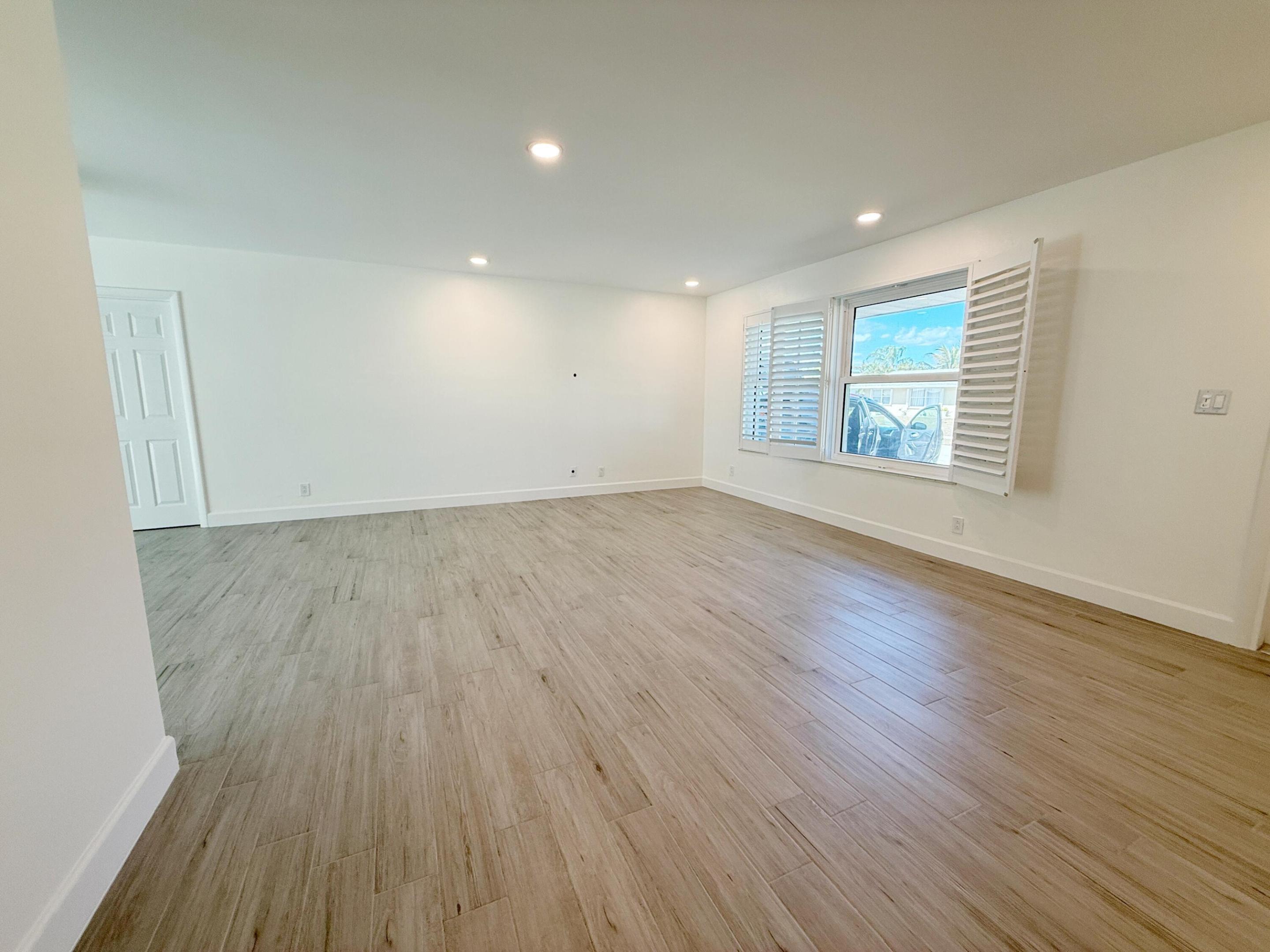 16 Ridgewood, Tequesta FL 33469