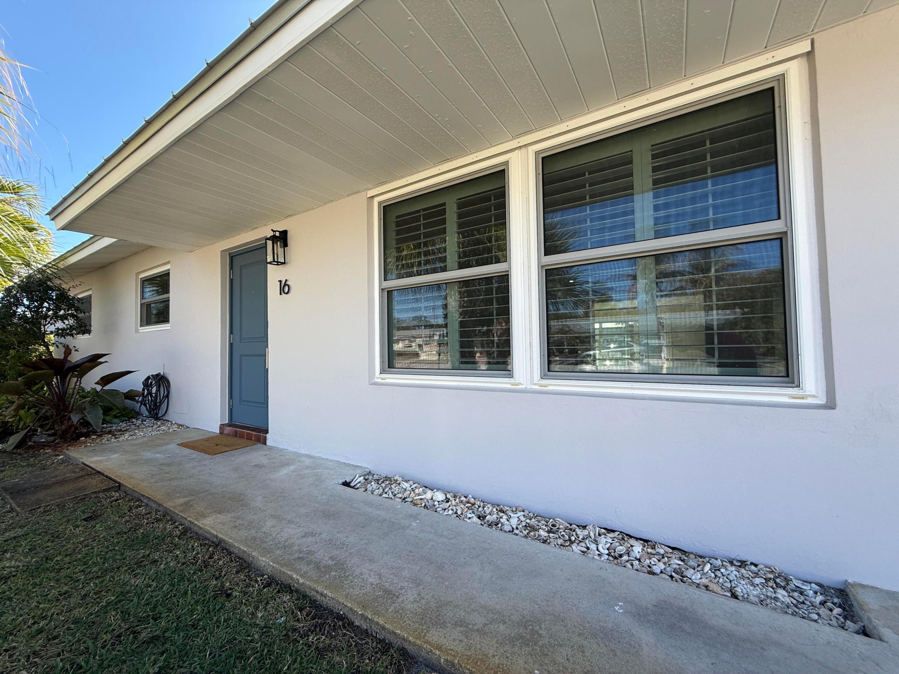 16 Ridgewood, Tequesta FL 33469