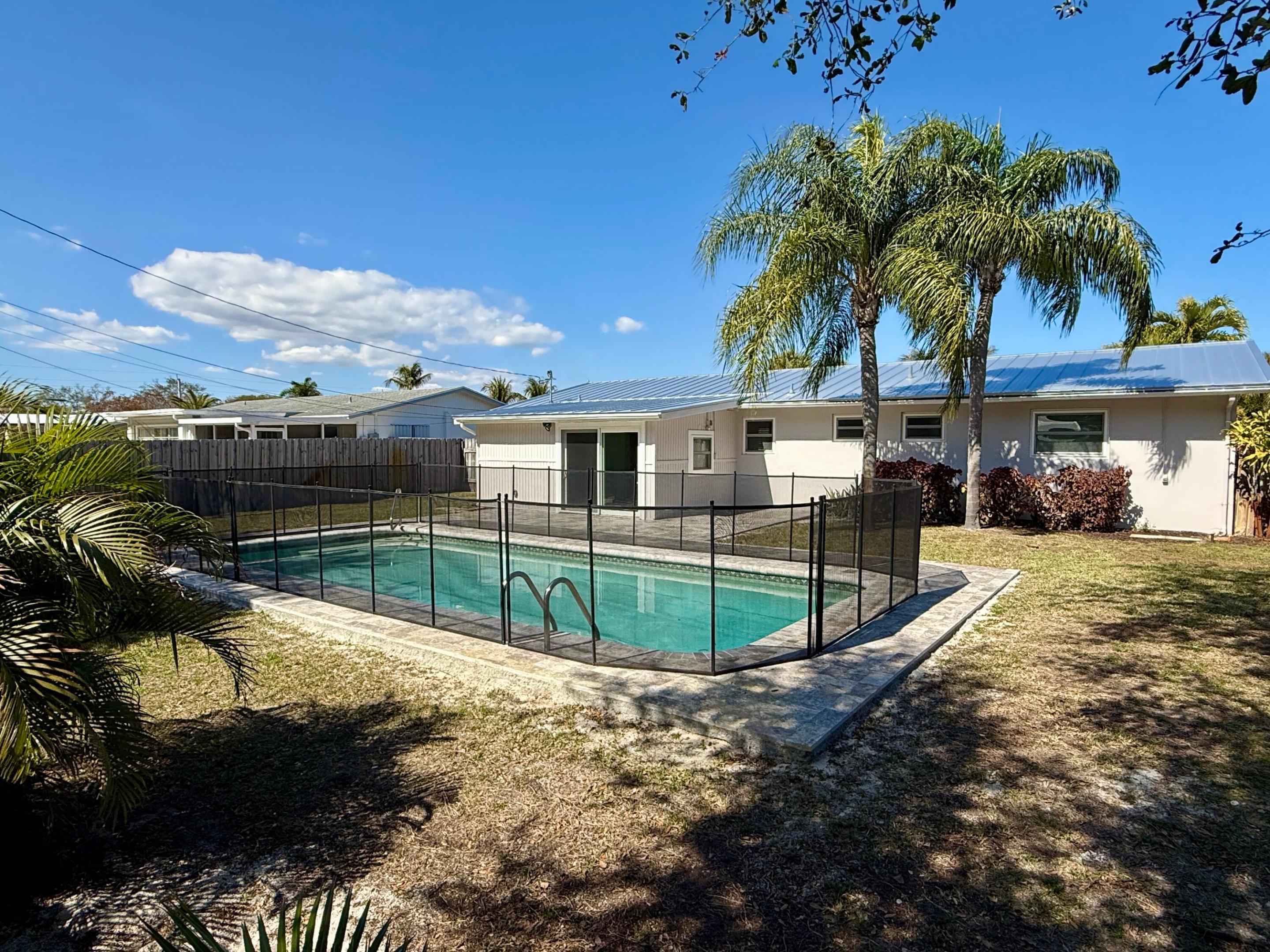 16 Ridgewood, Tequesta FL 33469