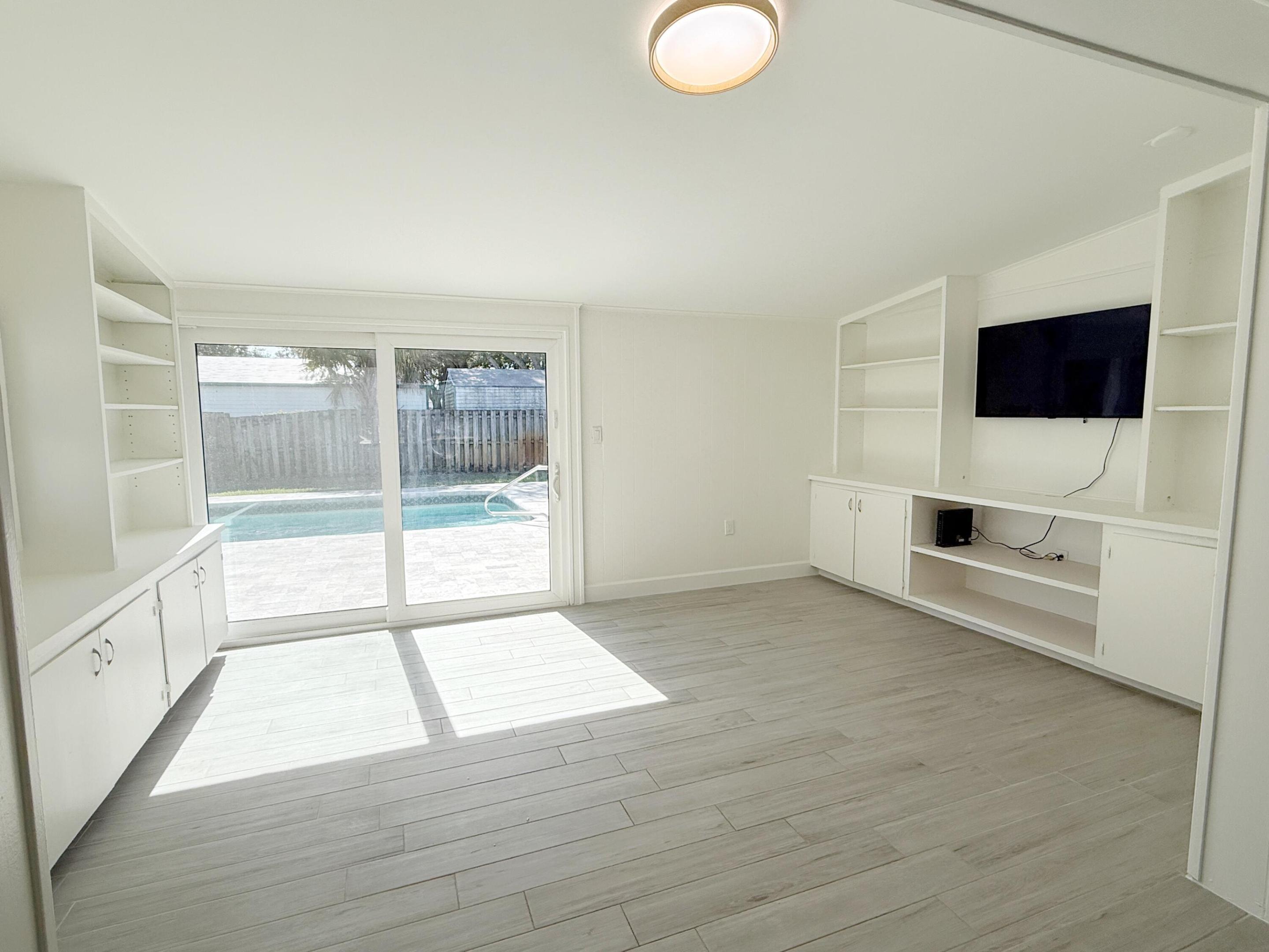 16 Ridgewood, Tequesta FL 33469