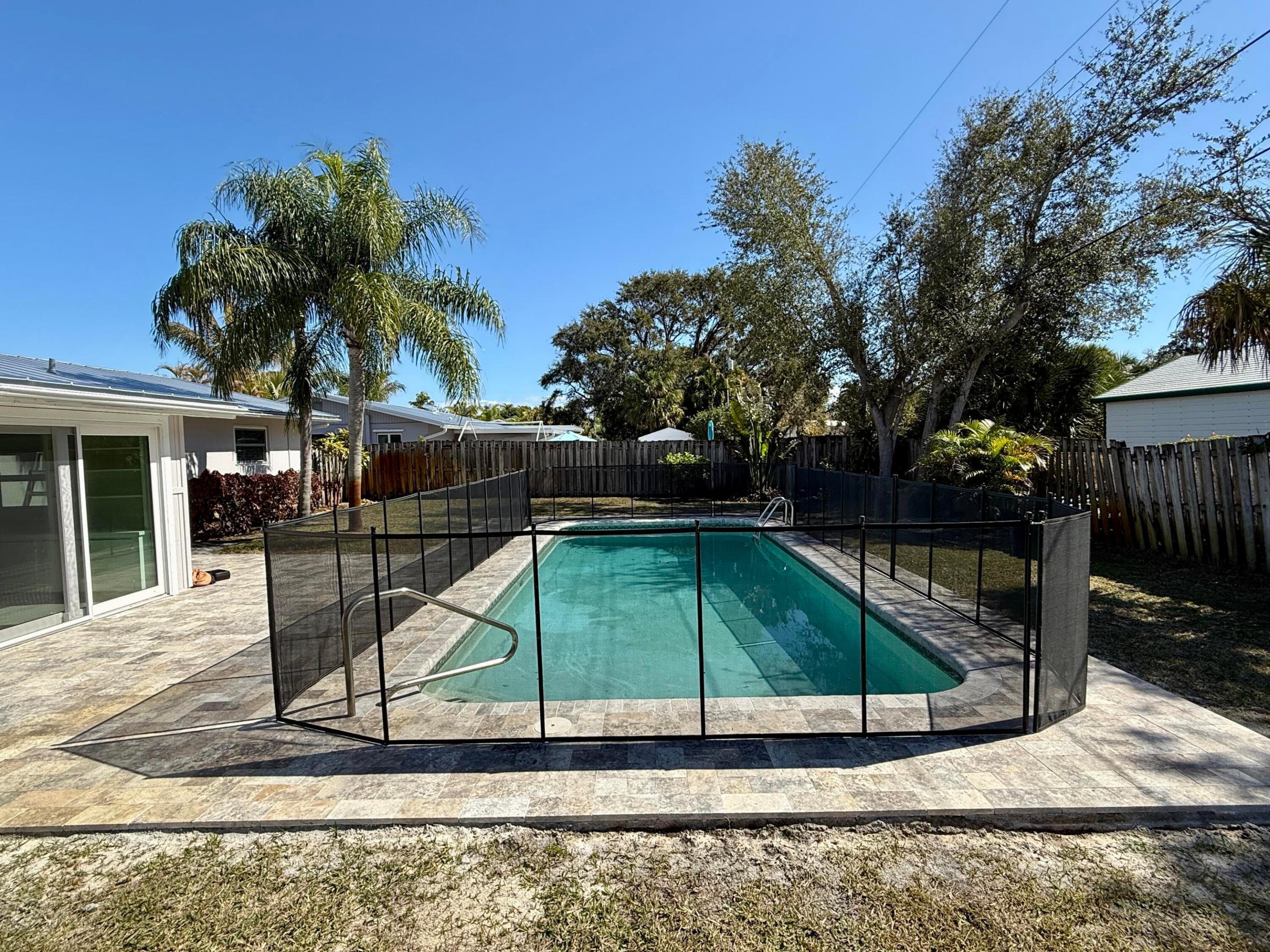 16 Ridgewood, Tequesta FL 33469