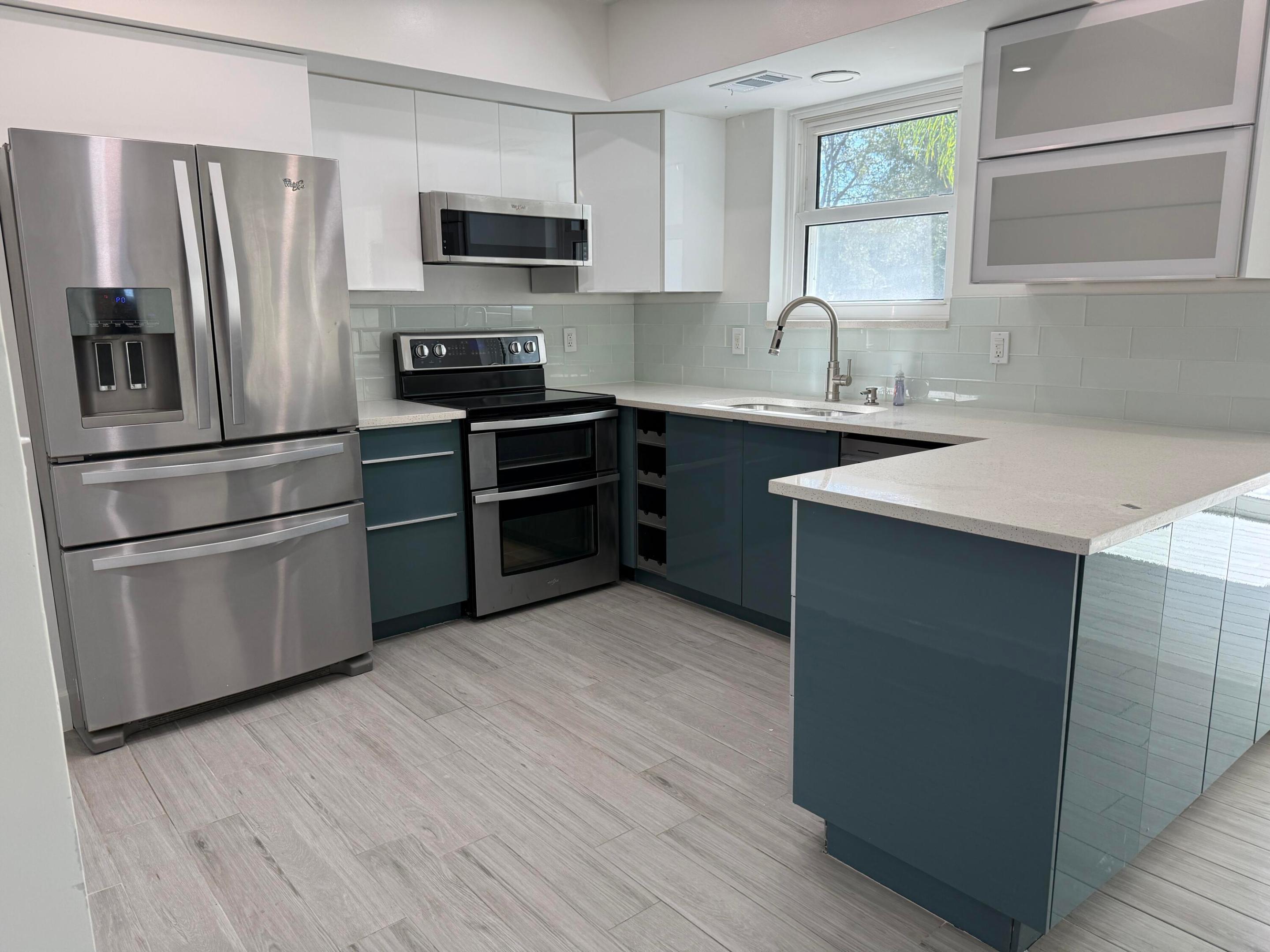 16 Ridgewood, Tequesta FL 33469