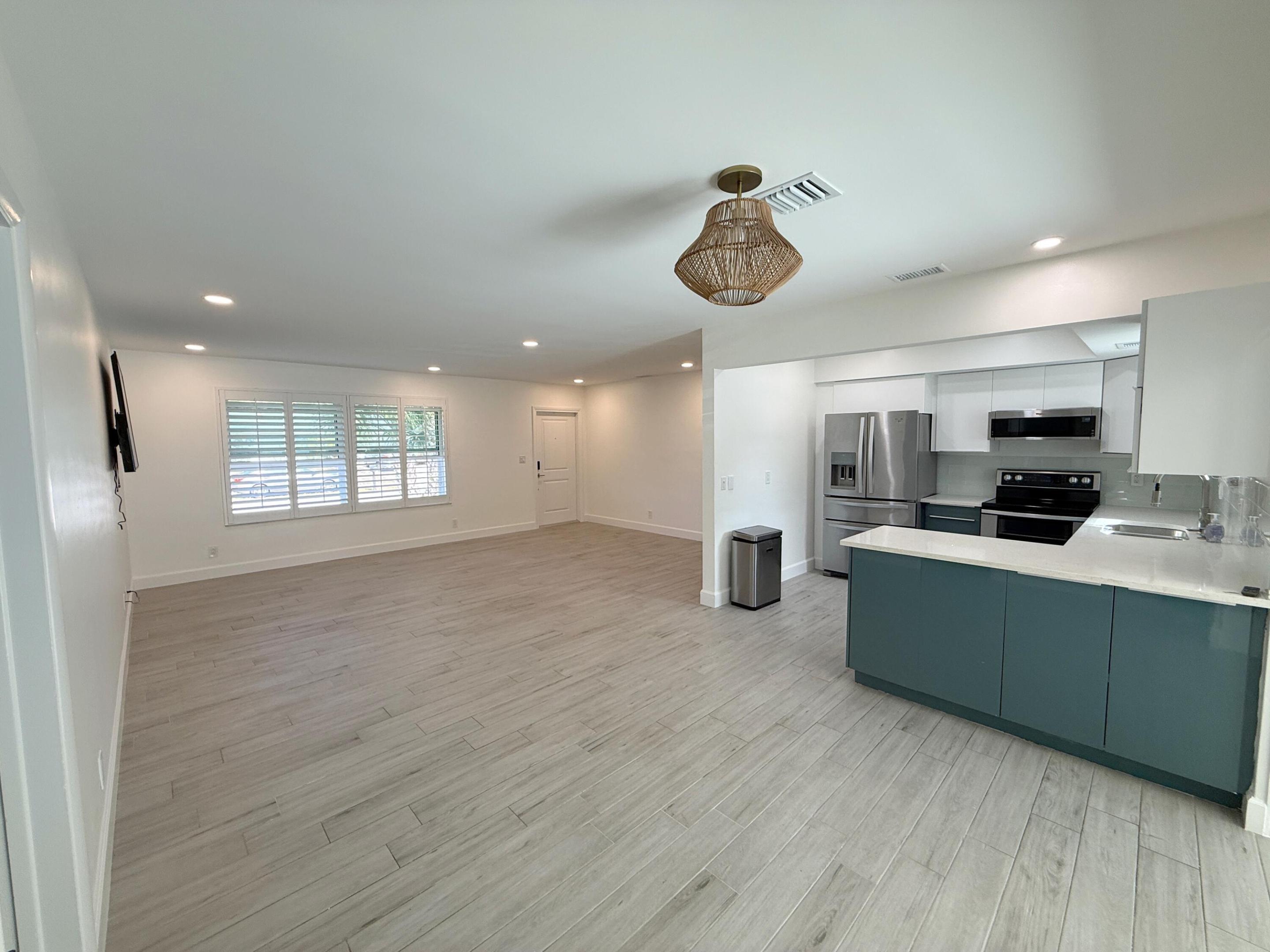 16 Ridgewood, Tequesta FL 33469