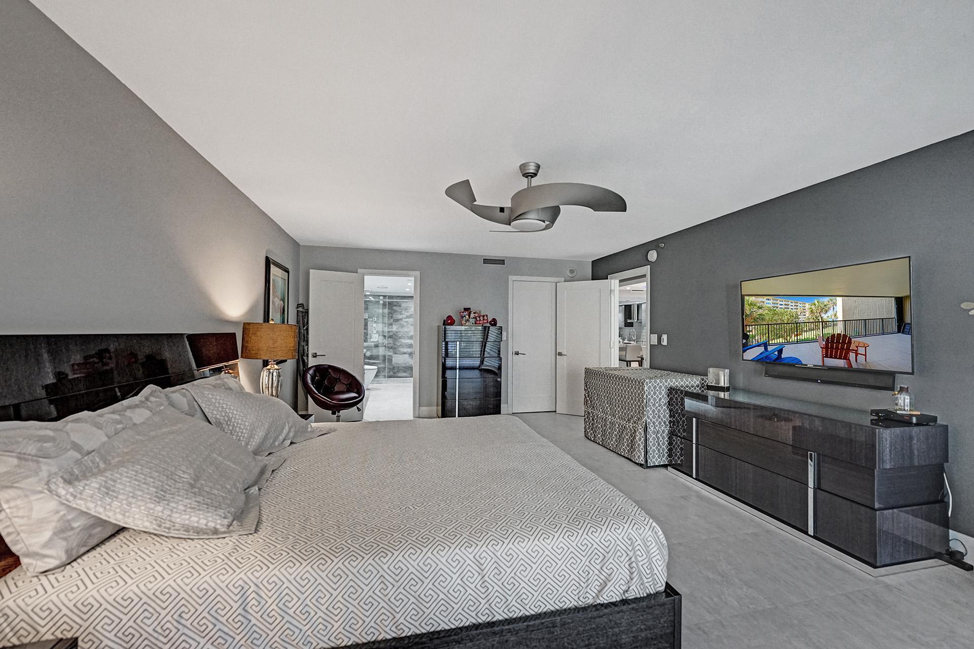 1167 Hillsboro Mile #206, Hillsboro Beach FL 33062