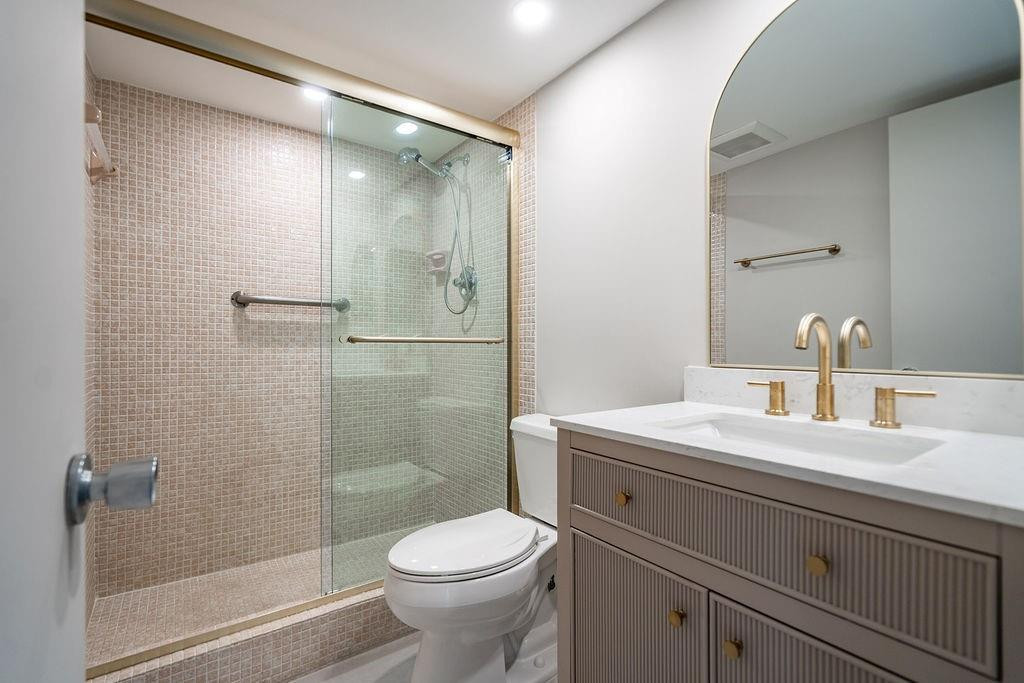 3175 NE 48TH #105, Lighthouse Point FL 33064