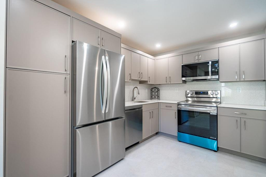 3175 NE 48TH #105, Lighthouse Point FL 33064