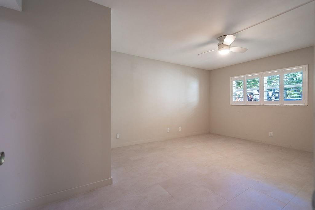 3175 NE 48TH #105, Lighthouse Point FL 33064