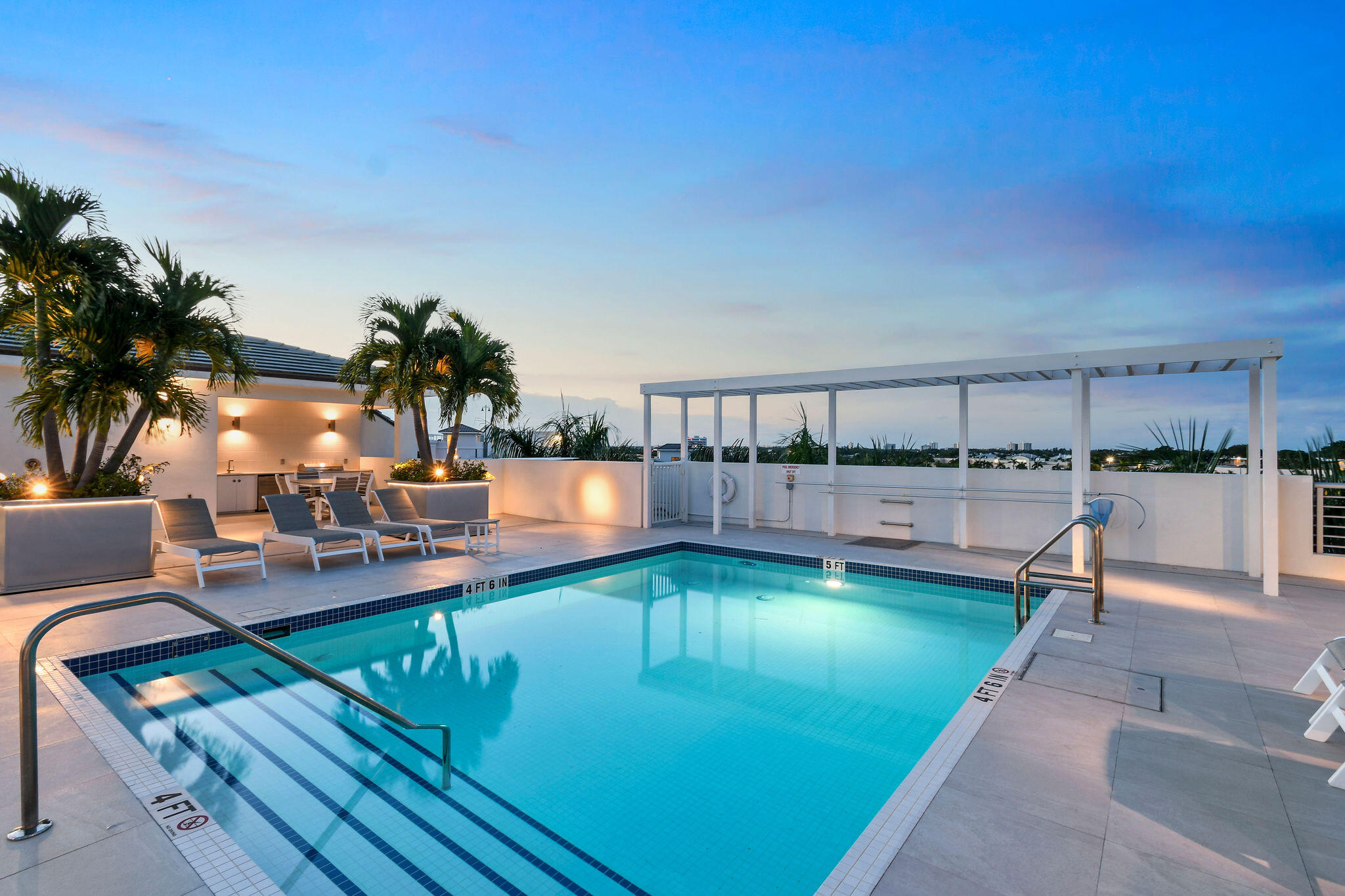 1 S Coastal #202, Jupiter FL 33477