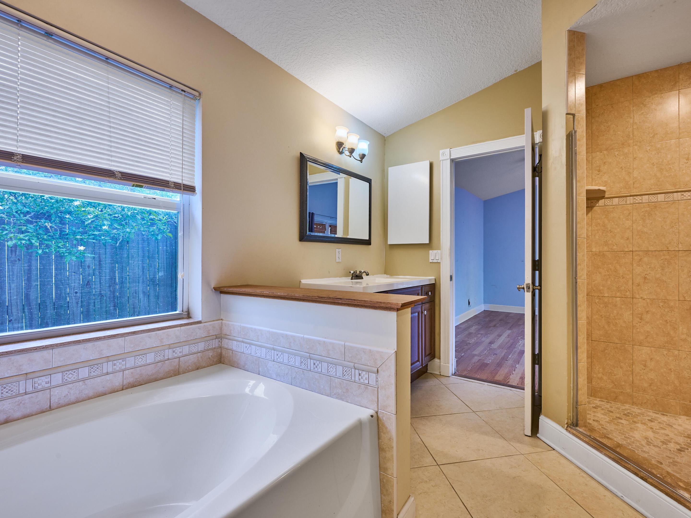 6022 LAUDERDALE, Jupiter FL 33458