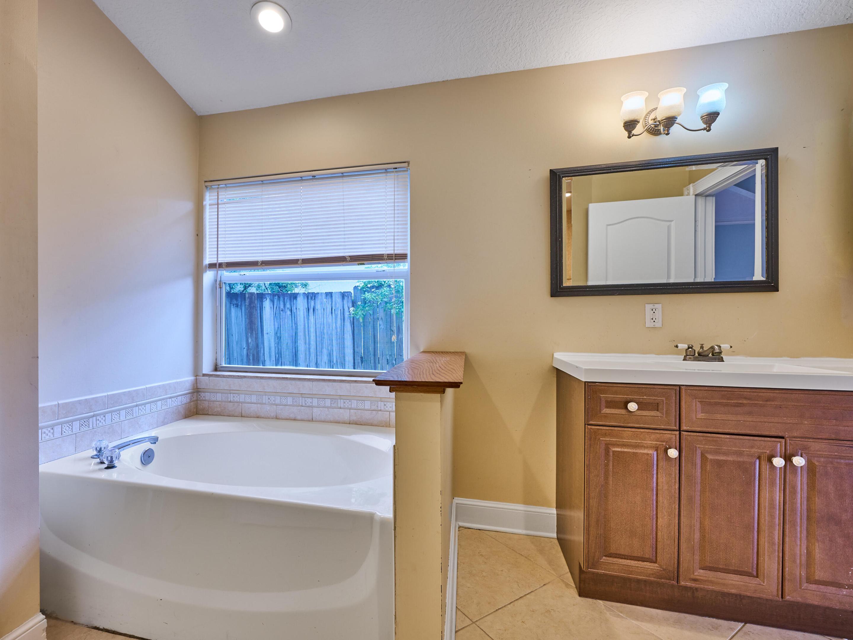 6022 LAUDERDALE, Jupiter FL 33458
