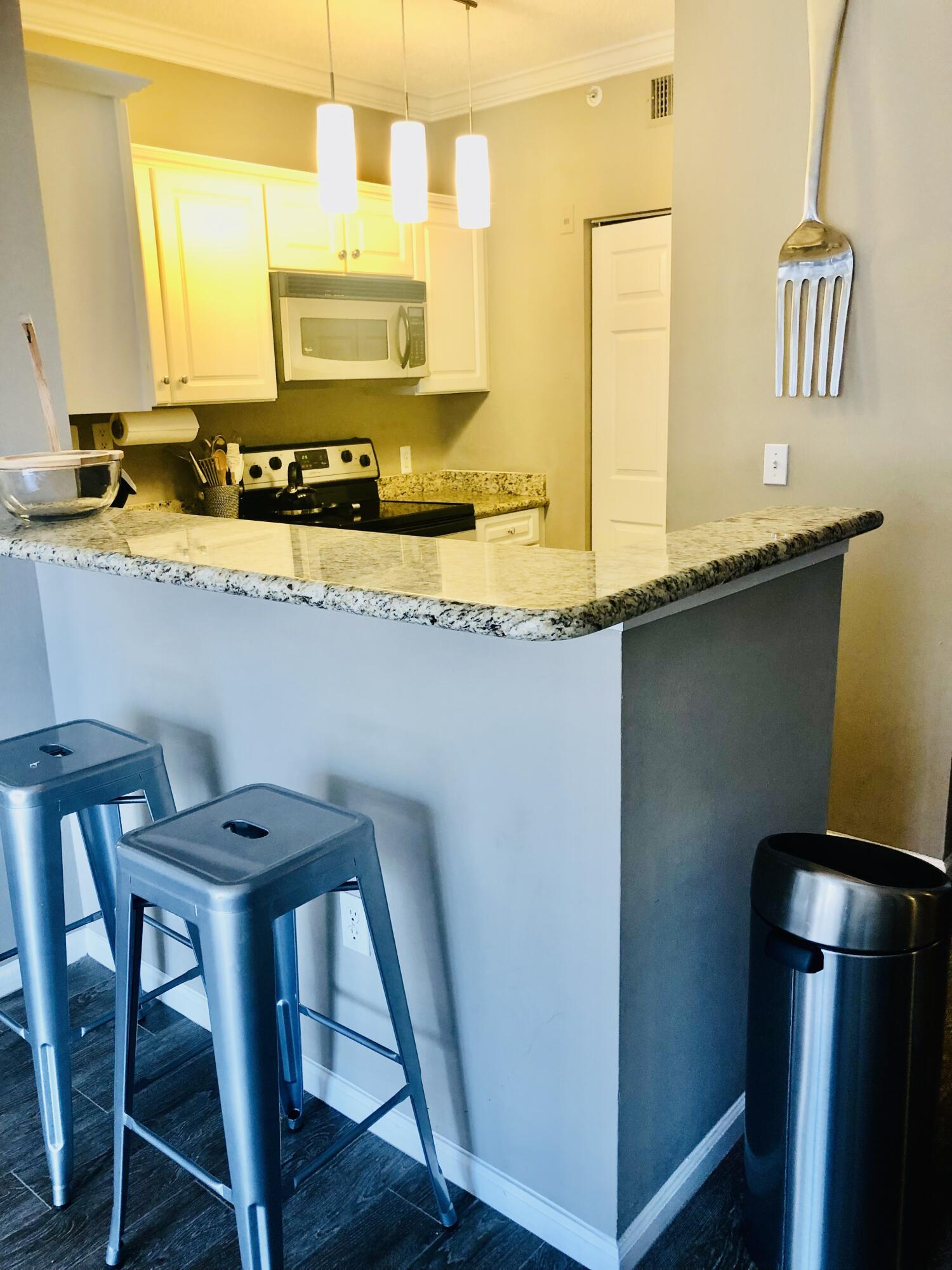11750 SAINT ANDREWS #204, Wellington FL 33414
