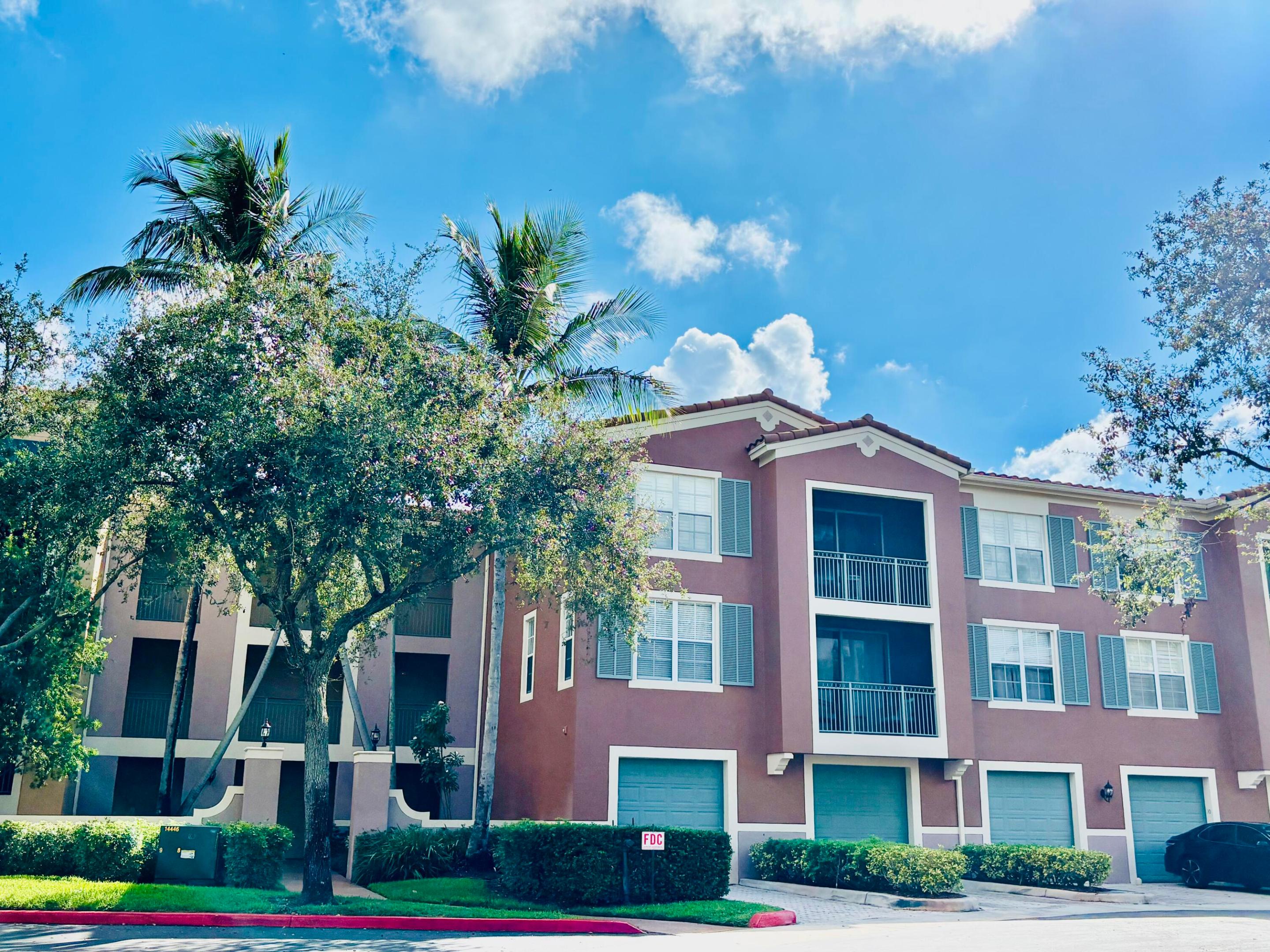 11750 SAINT ANDREWS #204, Wellington FL 33414