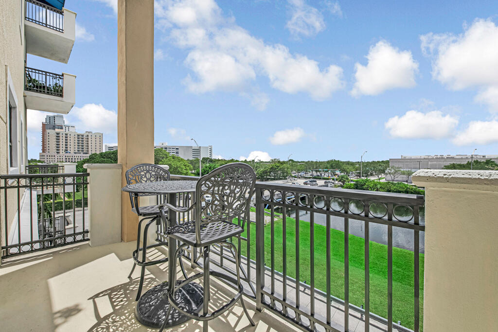 8390 SW 72ND #303, Miami FL 33143